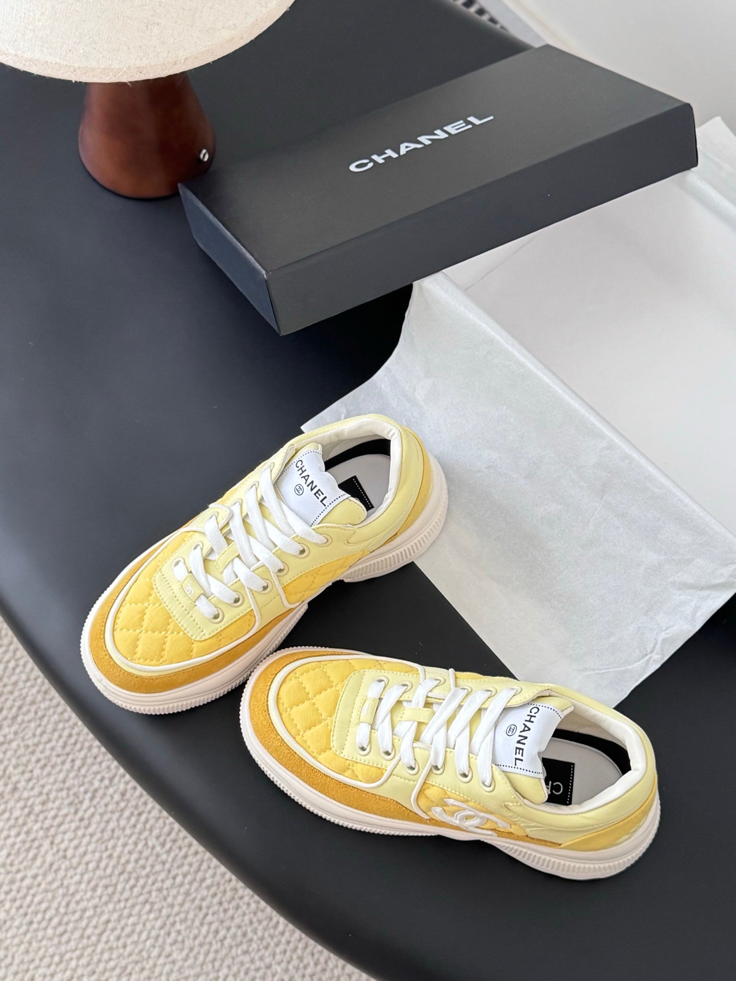 Che New stylish sports casual shoes