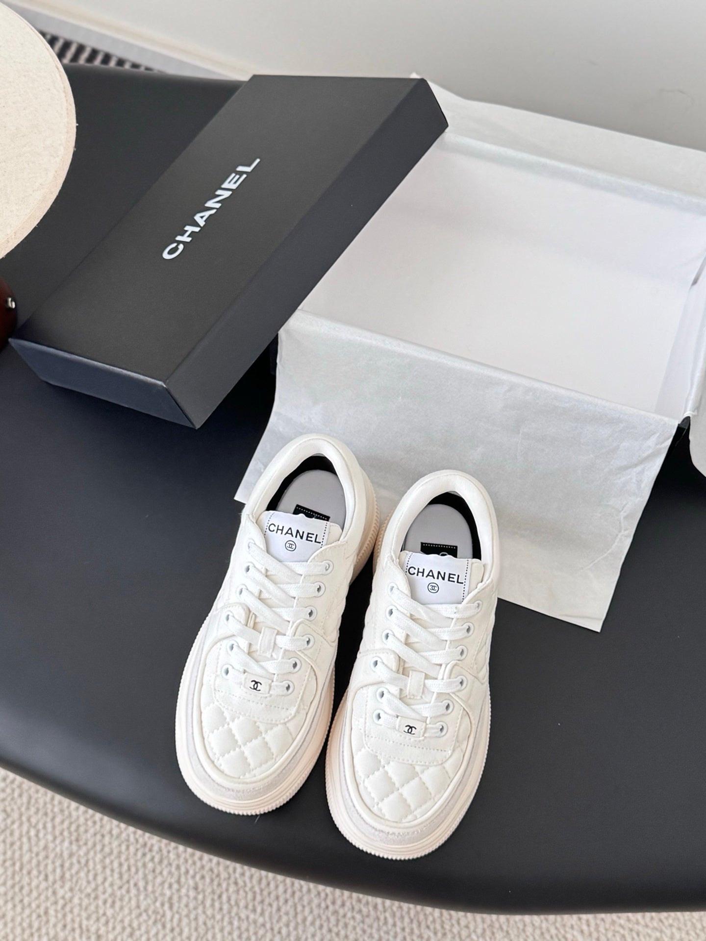 Che New stylish sports casual shoes