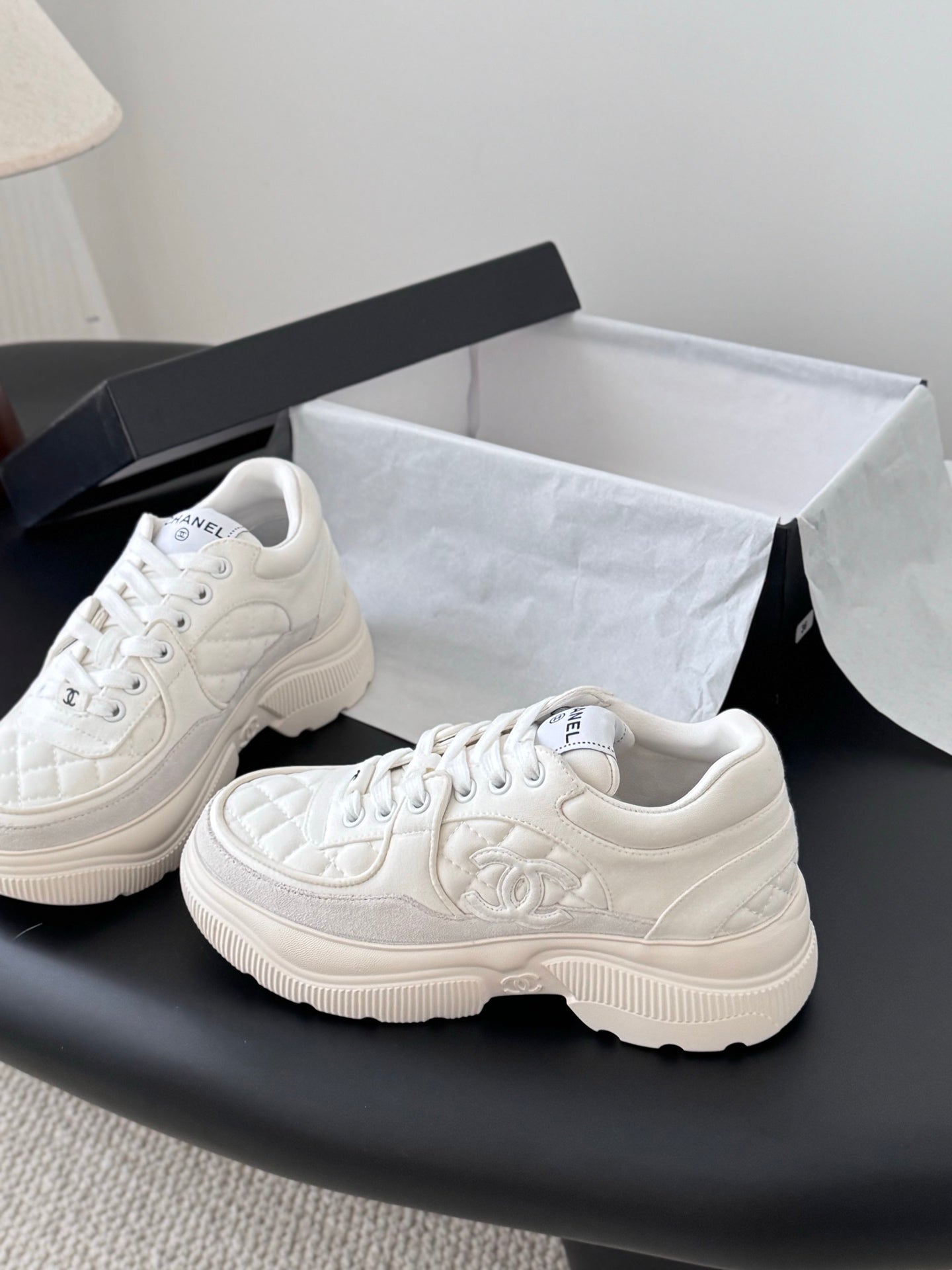 Che New stylish sports casual shoes