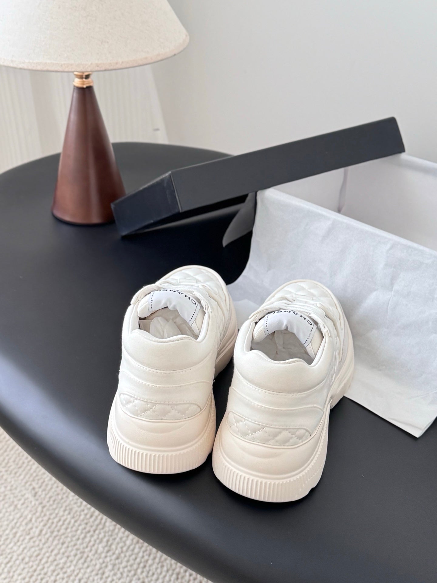 Che New stylish sports casual shoes