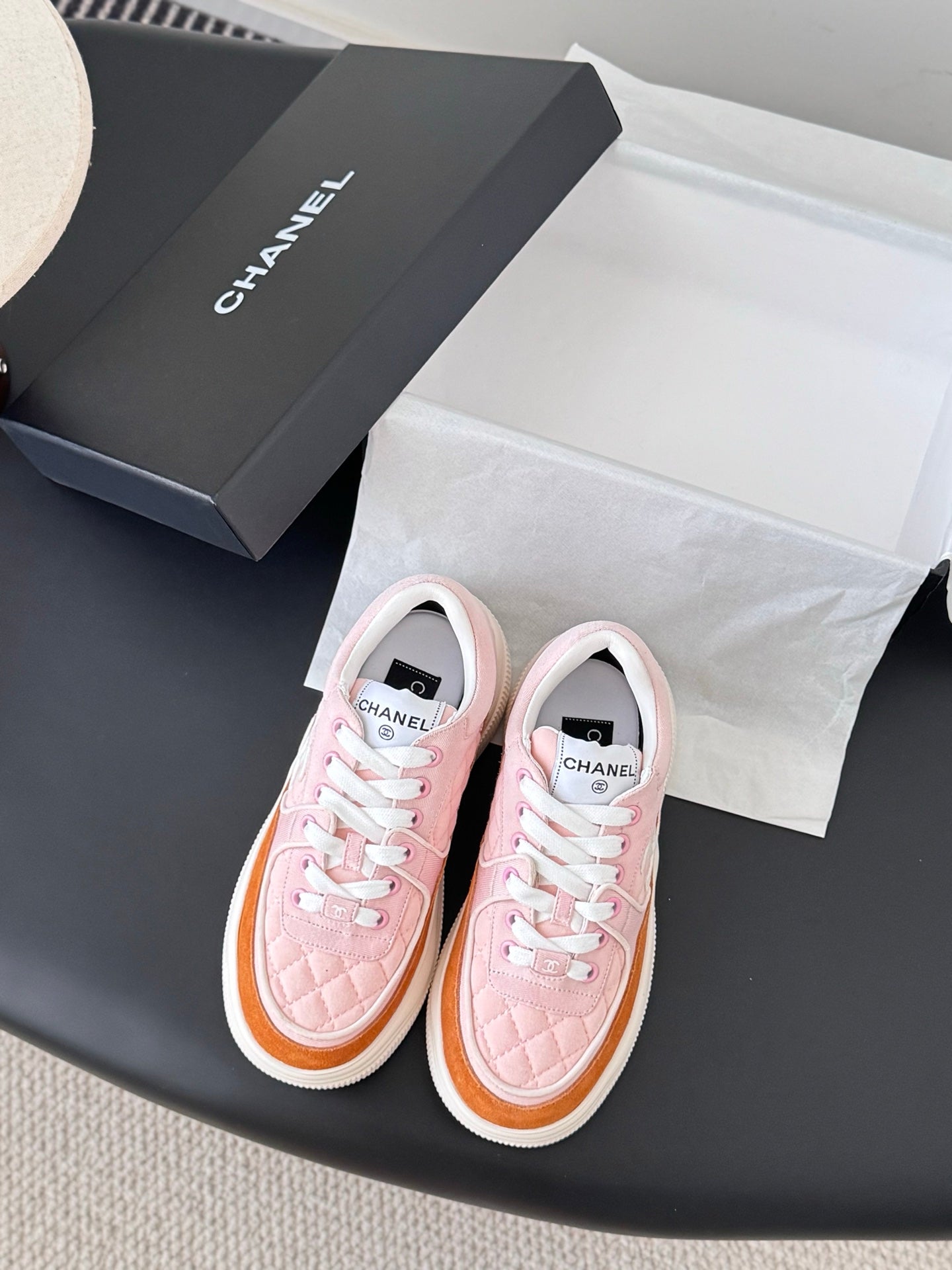 Che New stylish sports casual shoes