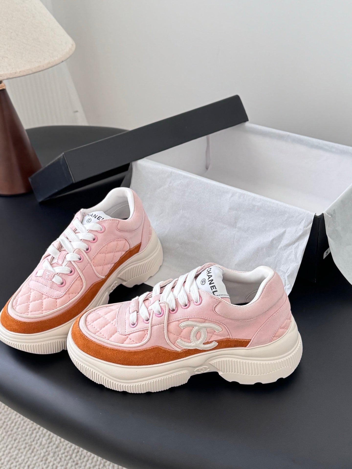 Che New stylish sports casual shoes