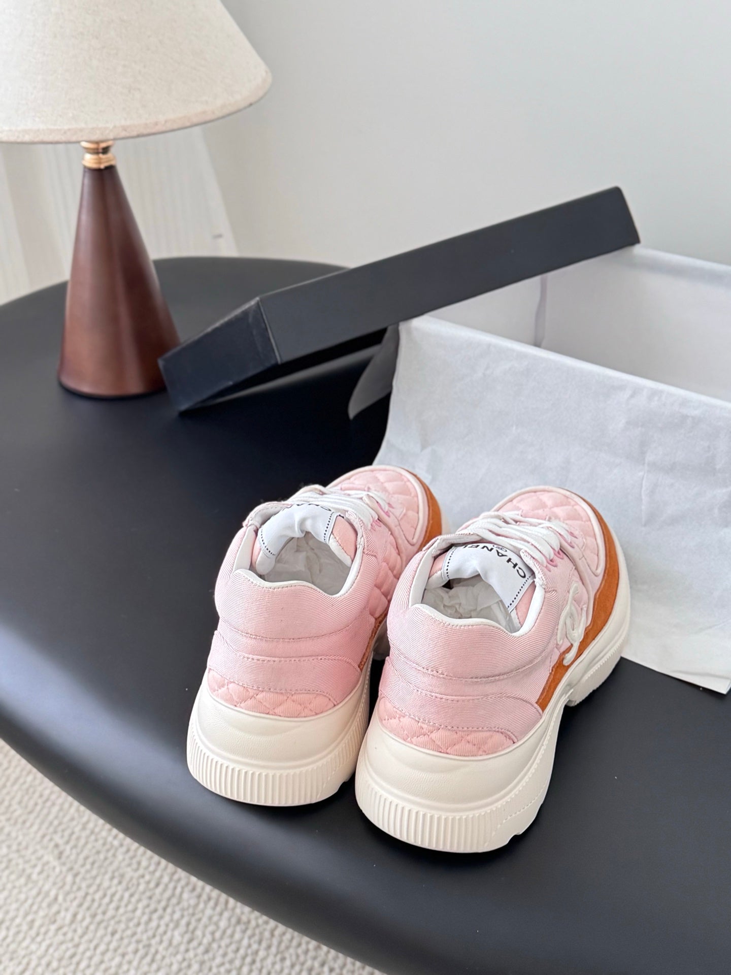 Che New stylish sports casual shoes