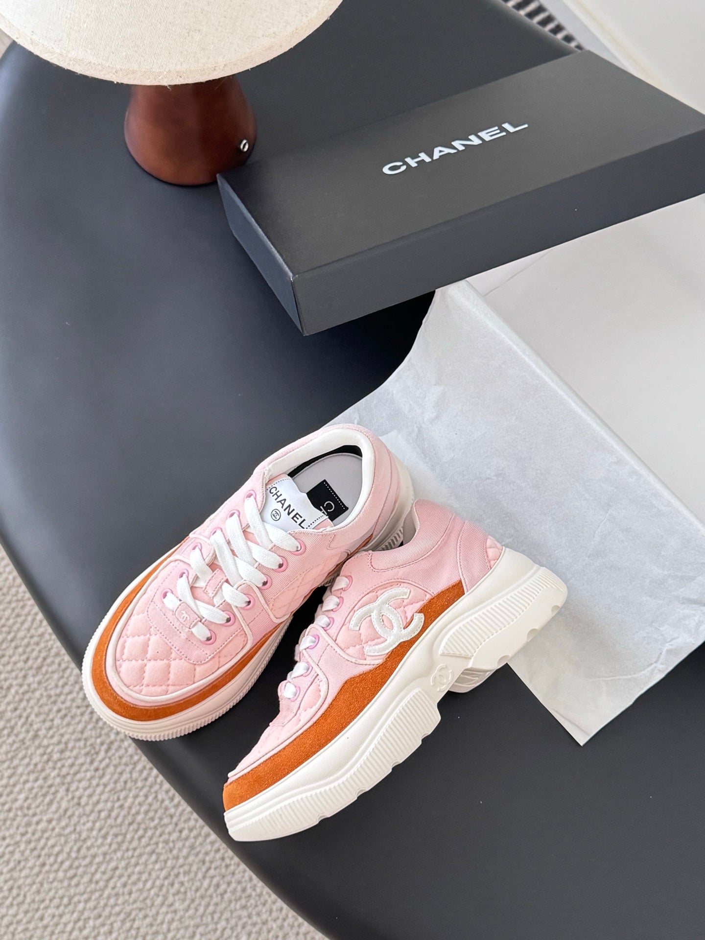 Che New stylish sports casual shoes