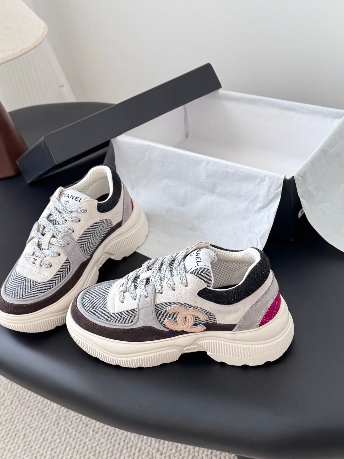 Che New stylish sports casual shoes