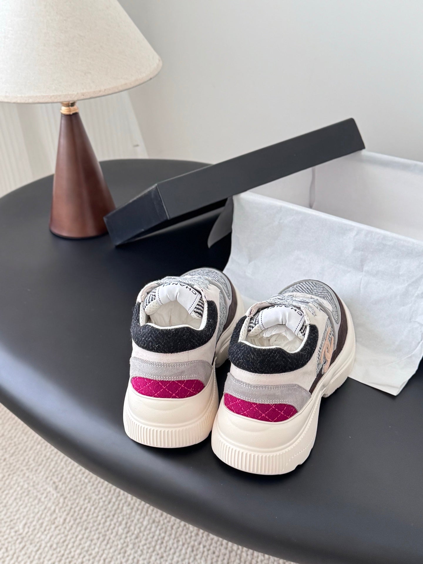 Che New stylish sports casual shoes