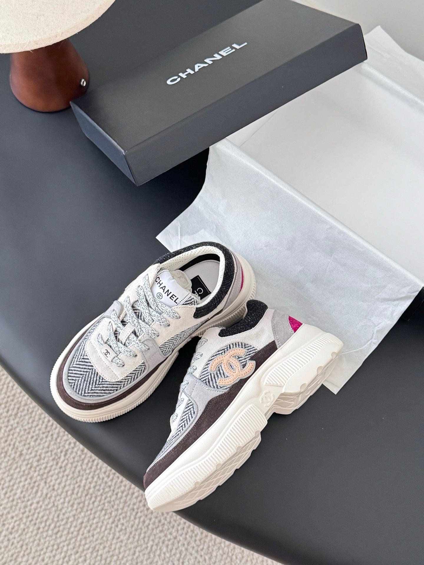 Che New stylish sports casual shoes