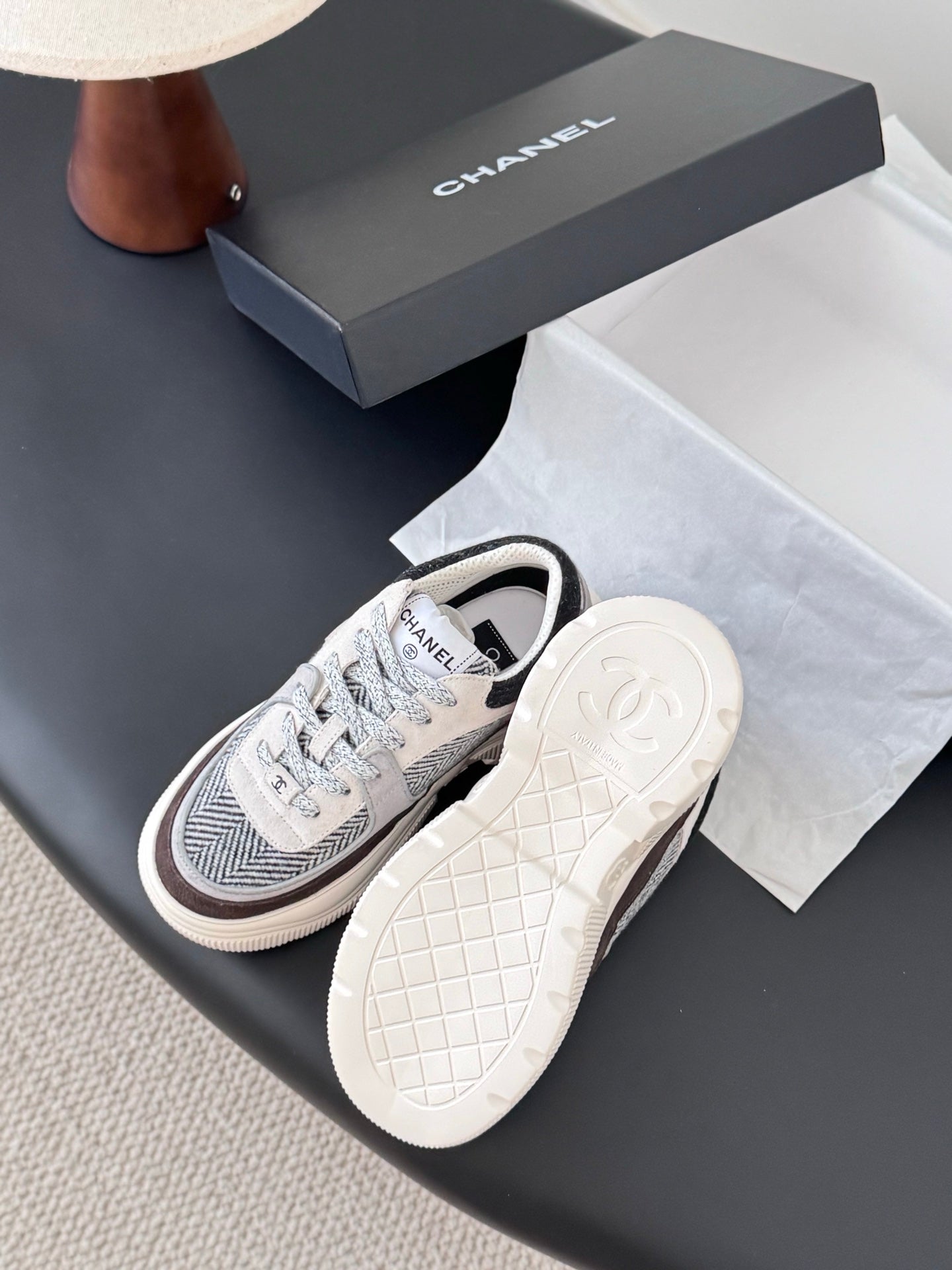 Che New stylish sports casual shoes