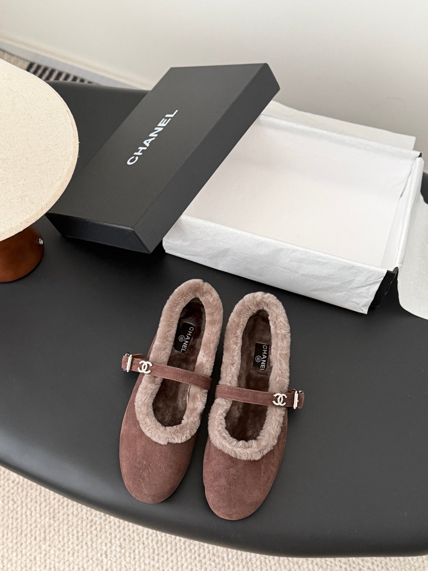 Che Chanel-style flat shoes with a single buckle, warm and versatile wool shoes