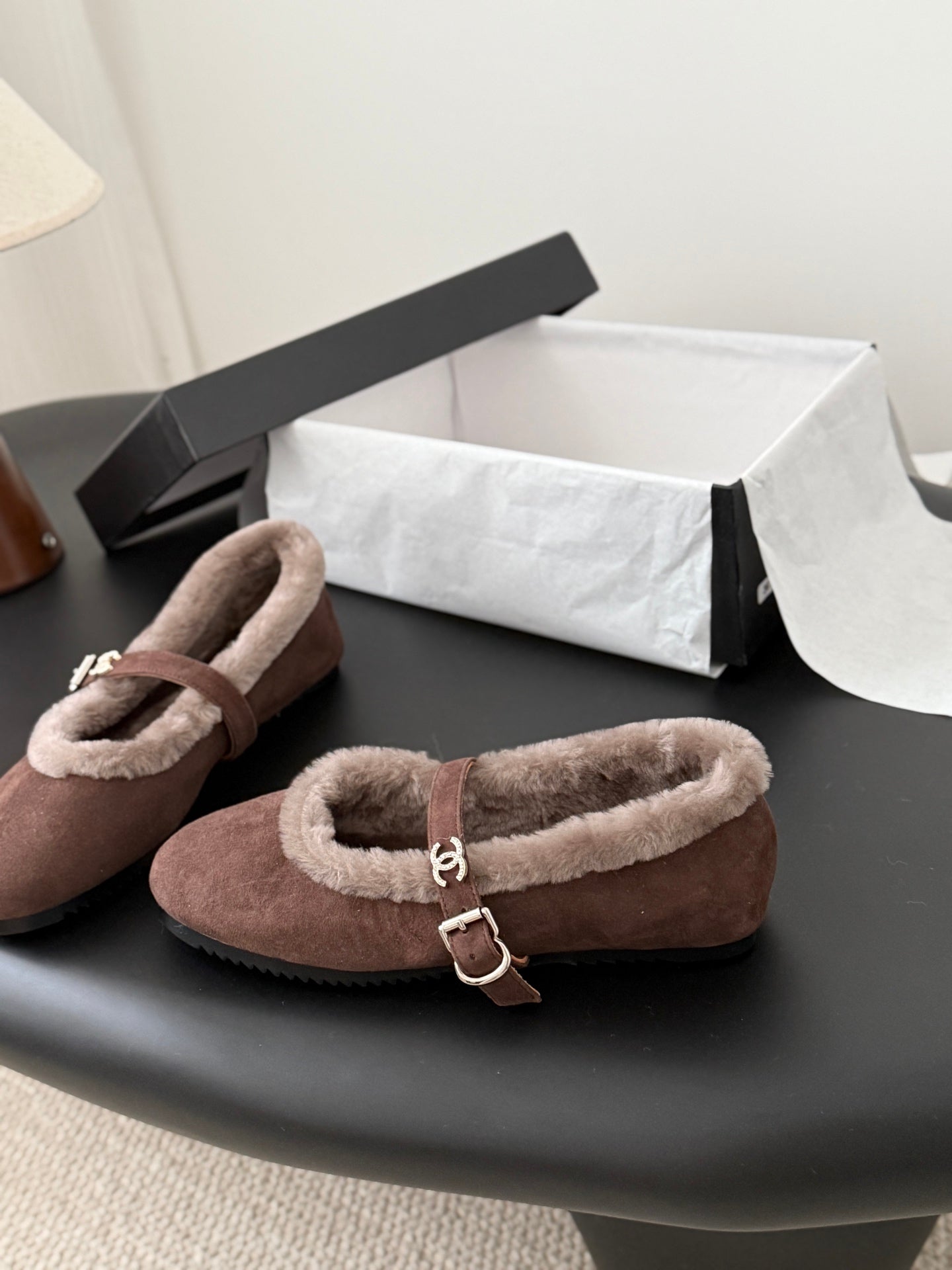 Che Chanel-style flat shoes with a single buckle, warm and versatile wool shoes