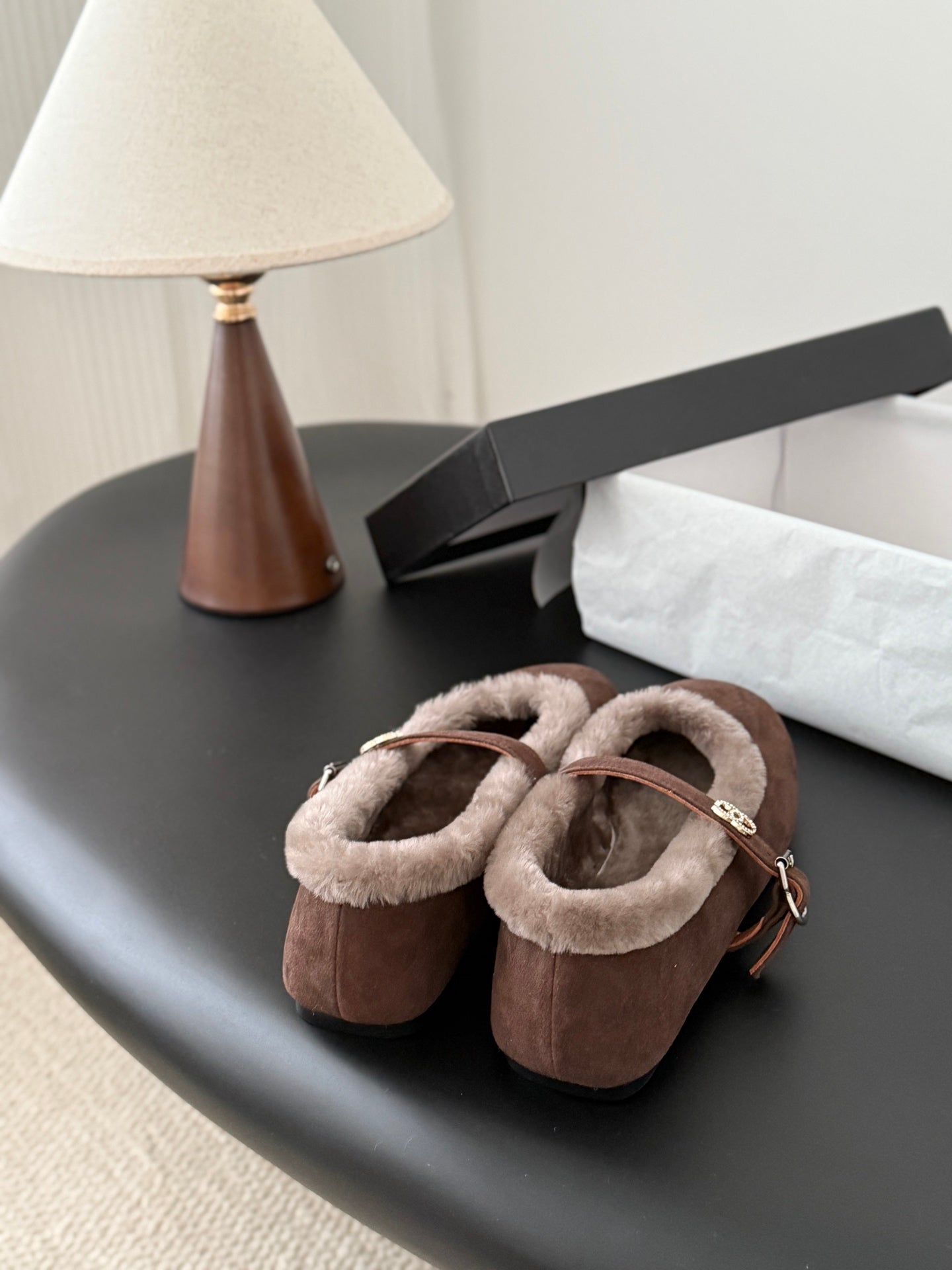 Che Chanel-style flat shoes with a single buckle, warm and versatile wool shoes