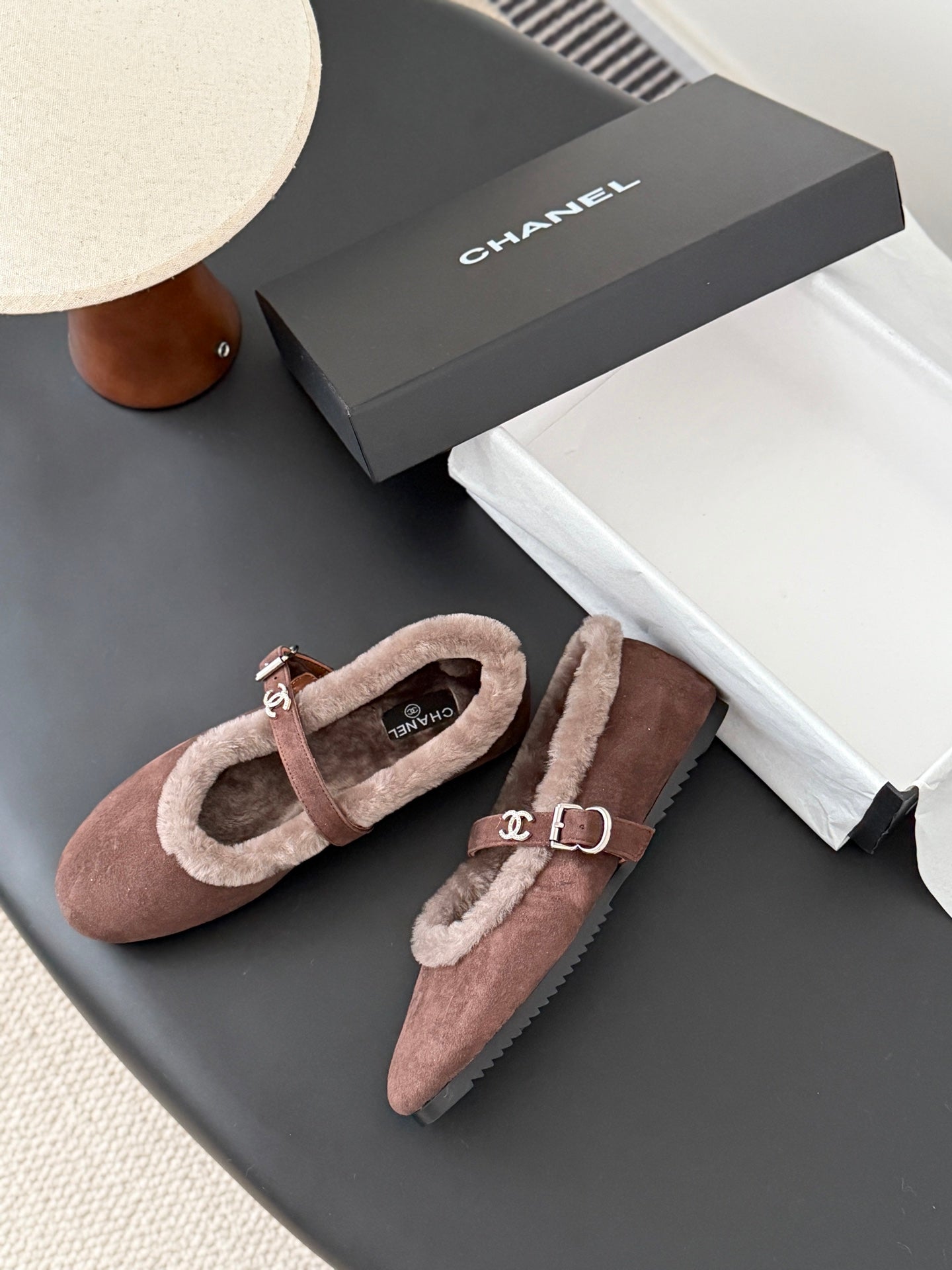 Che Chanel-style flat shoes with a single buckle, warm and versatile wool shoes