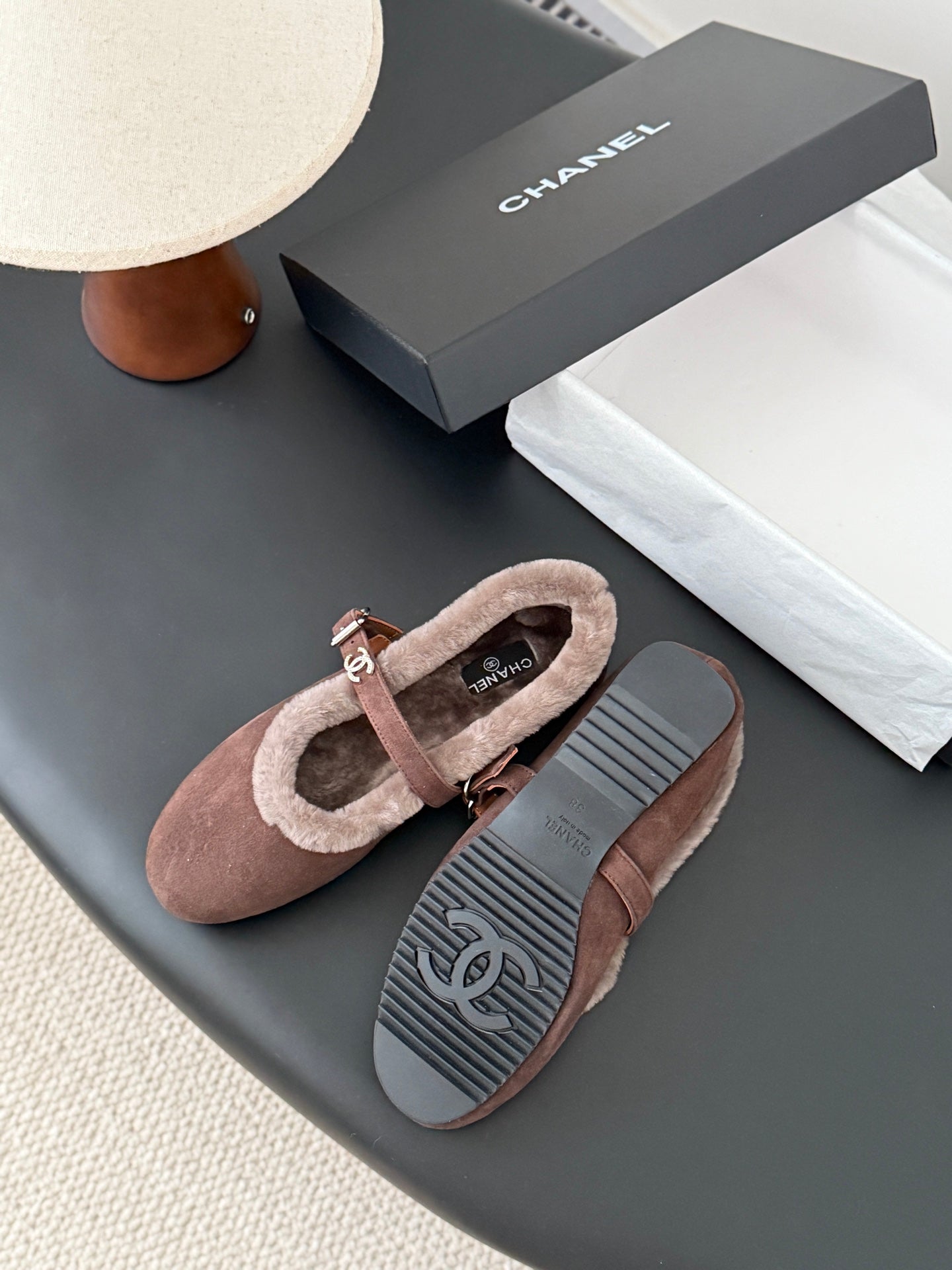 Che Chanel-style flat shoes with a single buckle, warm and versatile wool shoes