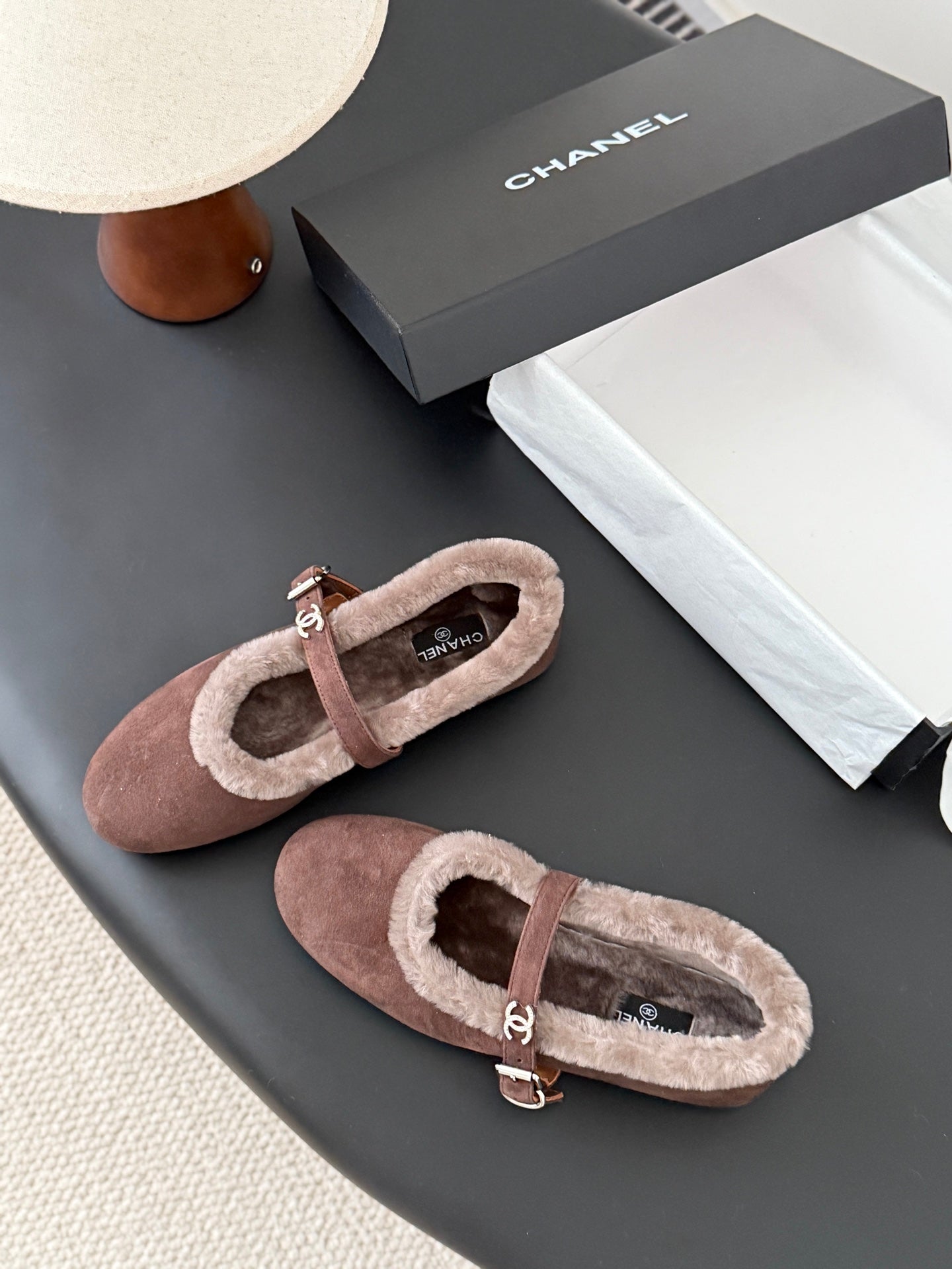 Che Chanel-style flat shoes with a single buckle, warm and versatile wool shoes