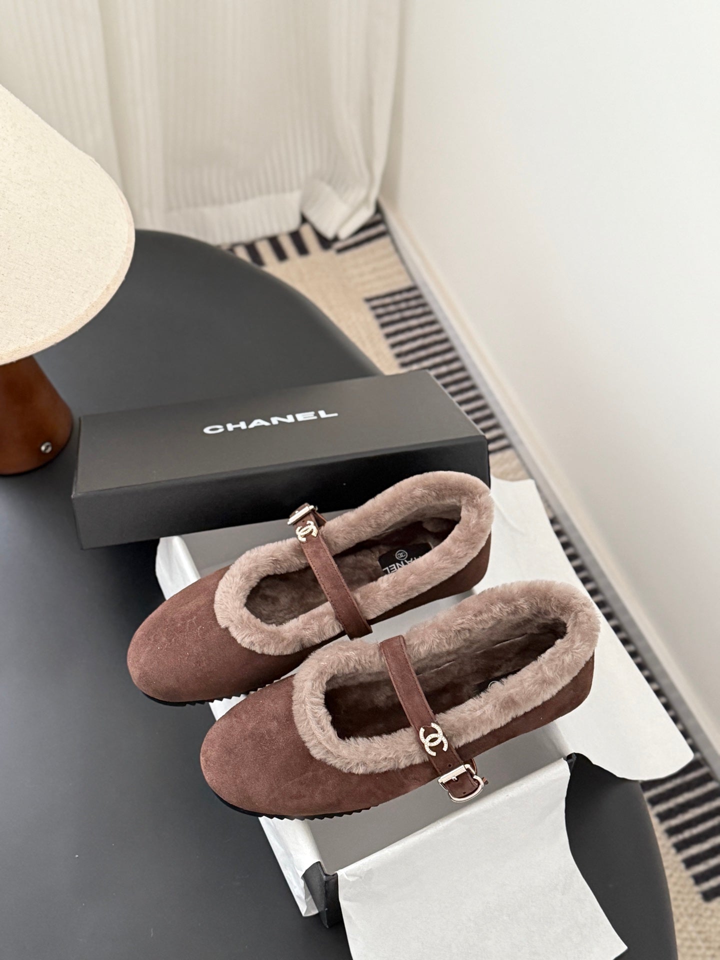 Che Chanel-style flat shoes with a single buckle, warm and versatile wool shoes