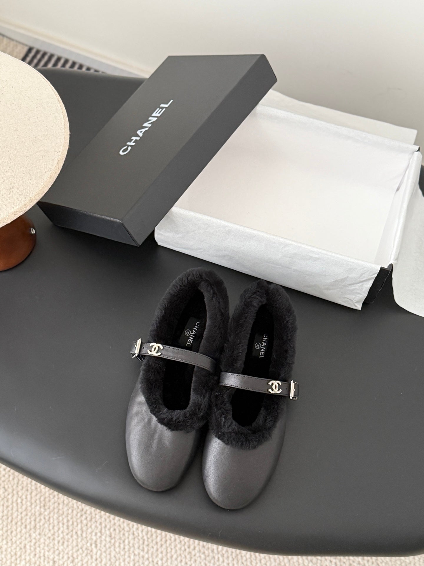 Che Chanel-style flat shoes with a single buckle, warm and versatile wool shoes