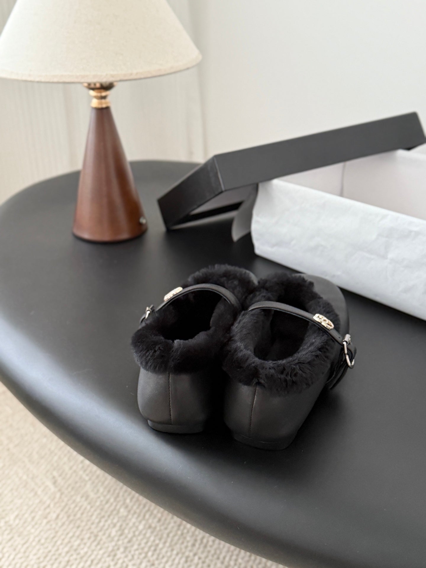 Che Chanel-style flat shoes with a single buckle, warm and versatile wool shoes