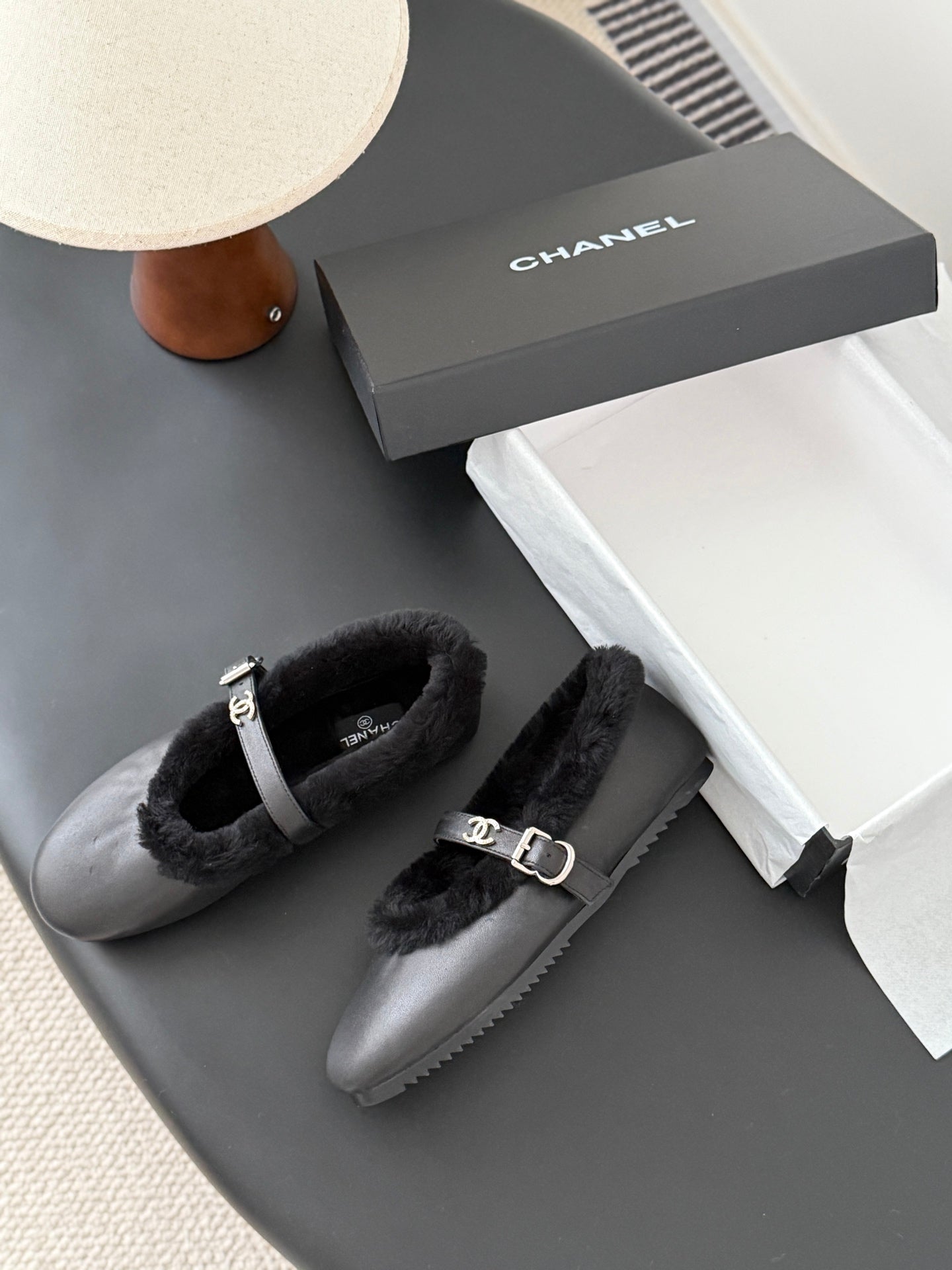 Che Chanel-style flat shoes with a single buckle, warm and versatile wool shoes