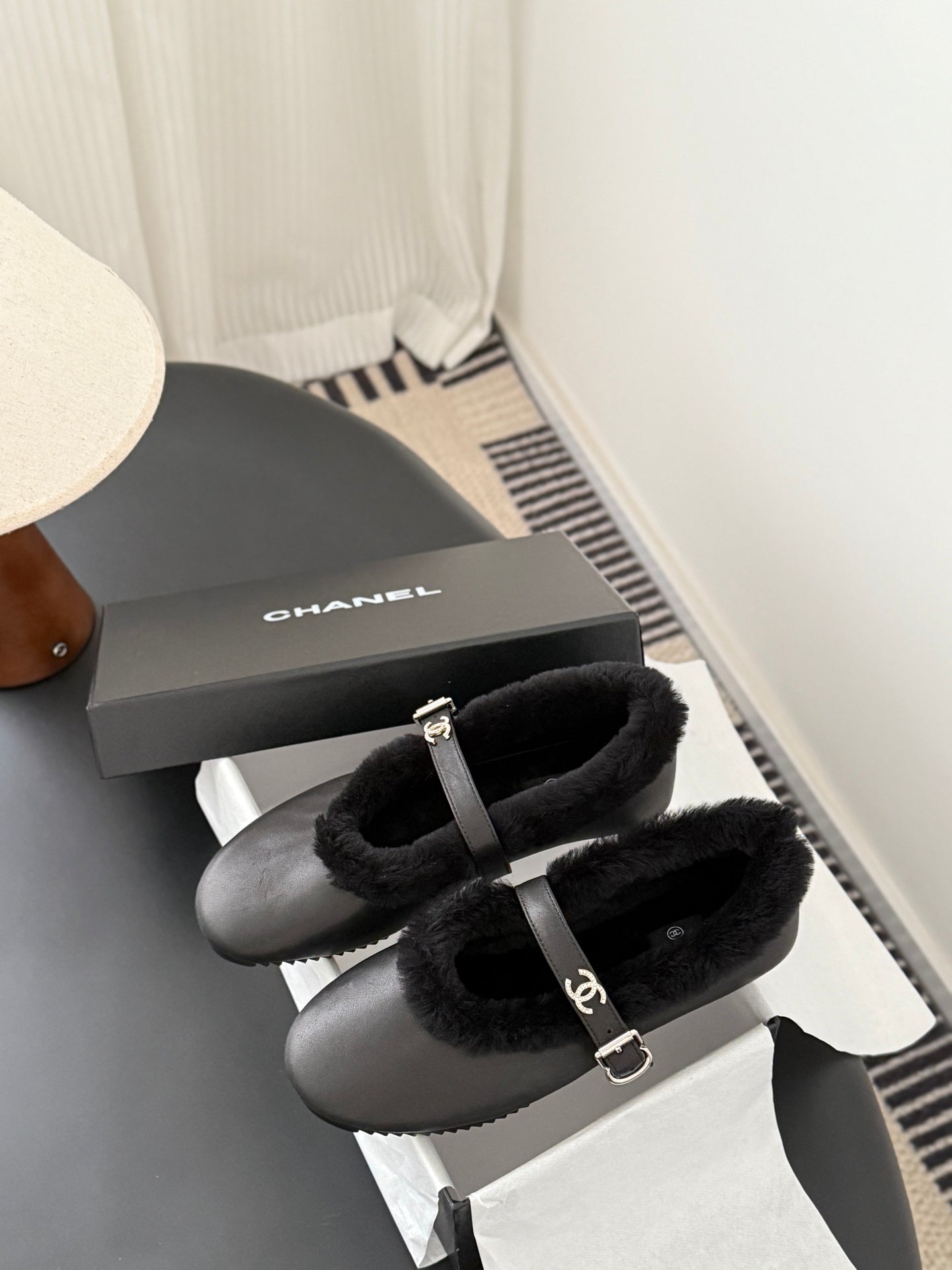 Che Chanel-style flat shoes with a single buckle, warm and versatile wool shoes