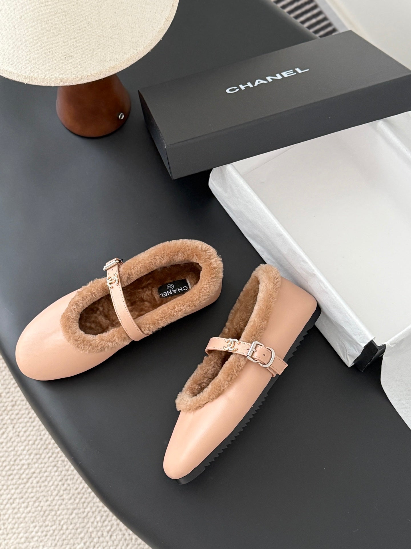 Che Chanel-style flat shoes with a single buckle, warm and versatile wool shoes