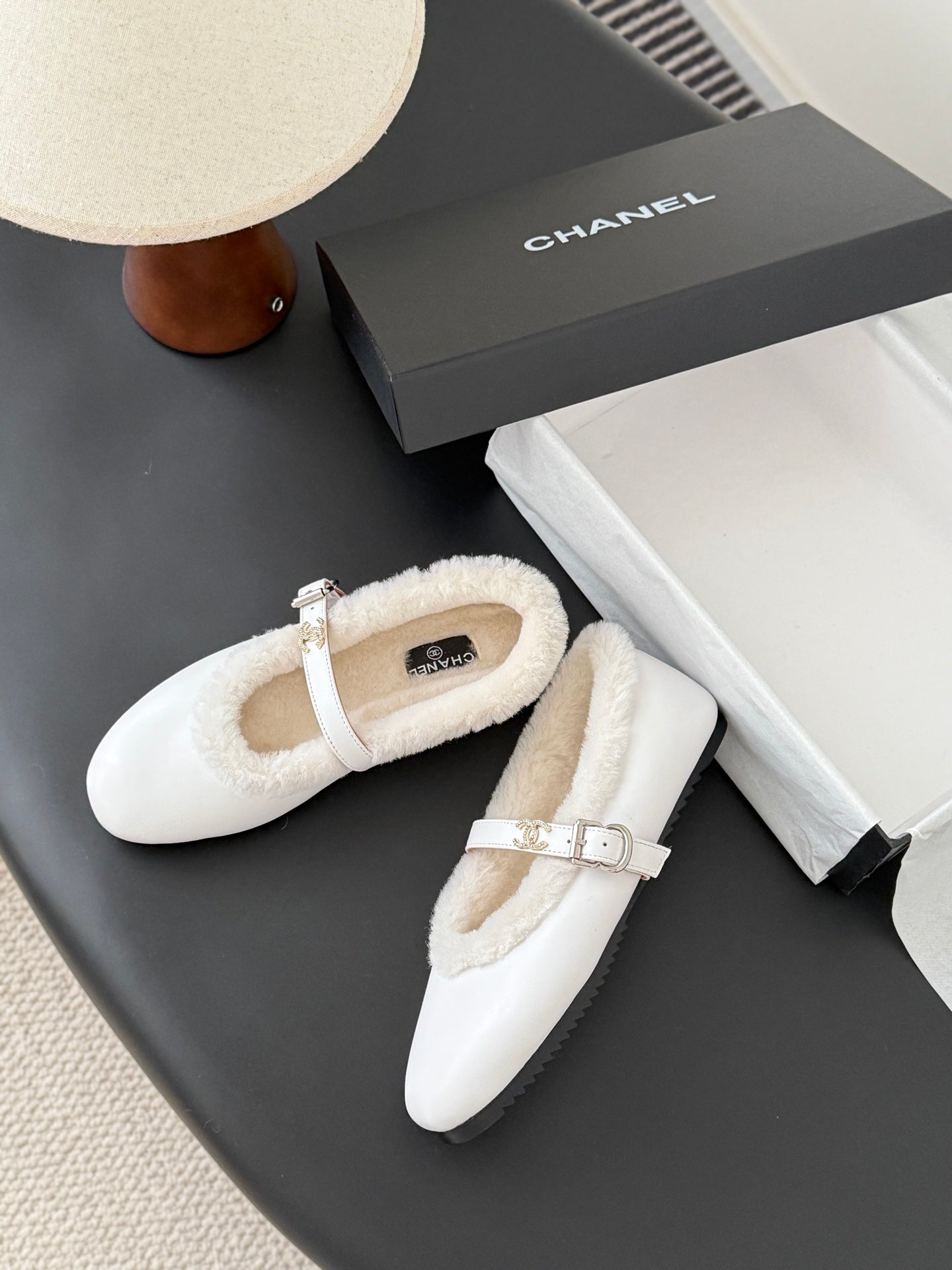 Che Chanel-style flat shoes with a single buckle, warm and versatile wool shoes