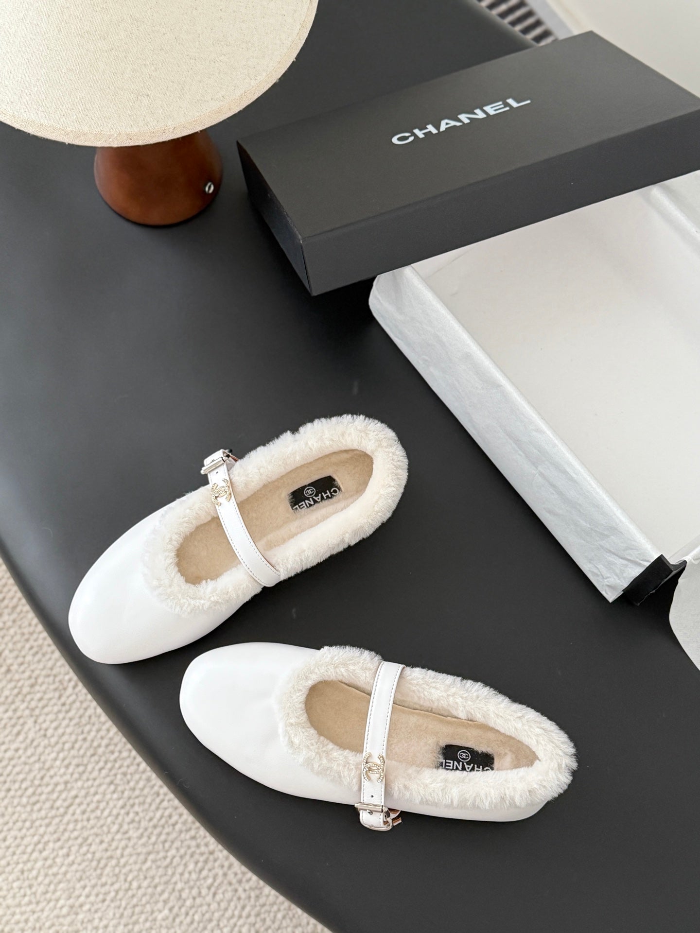 Che Chanel-style flat shoes with a single buckle, warm and versatile wool shoes