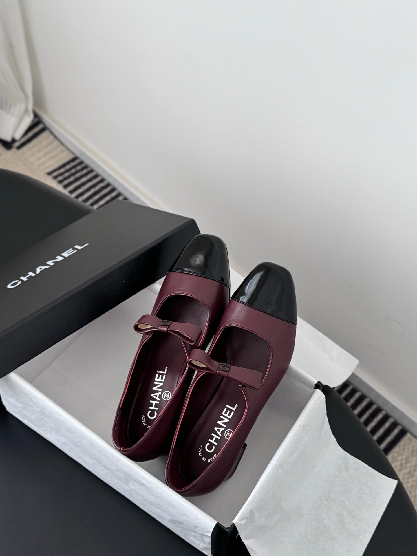 Che Square-toe French high-heeled leather shoes