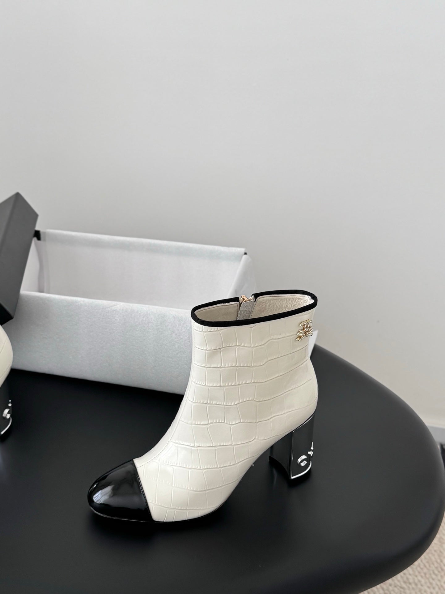 Che  New autumn/winter genuine leather high-heeled ankle boots