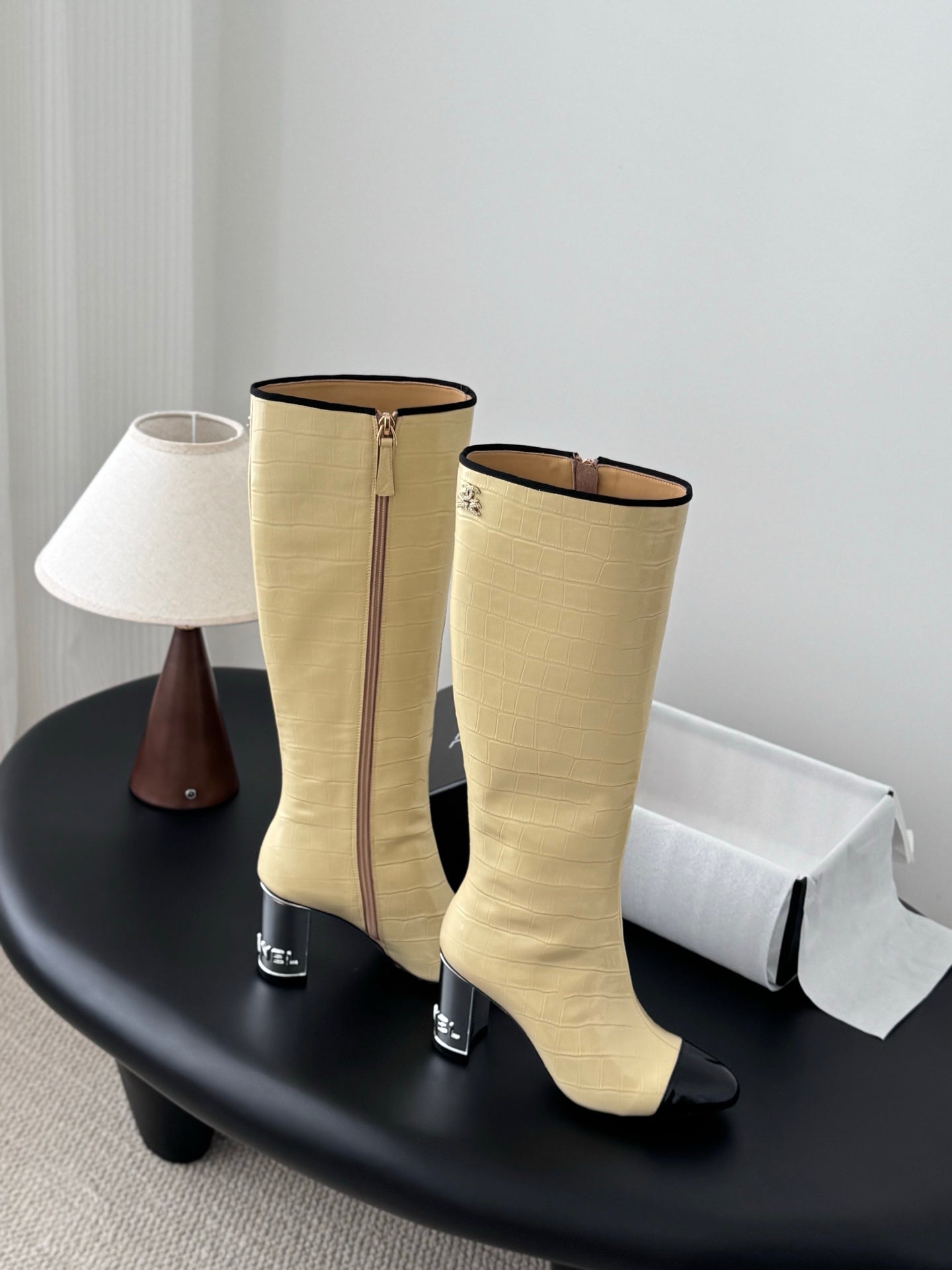 Che New autumn/winter fashionable genuine leather long boots