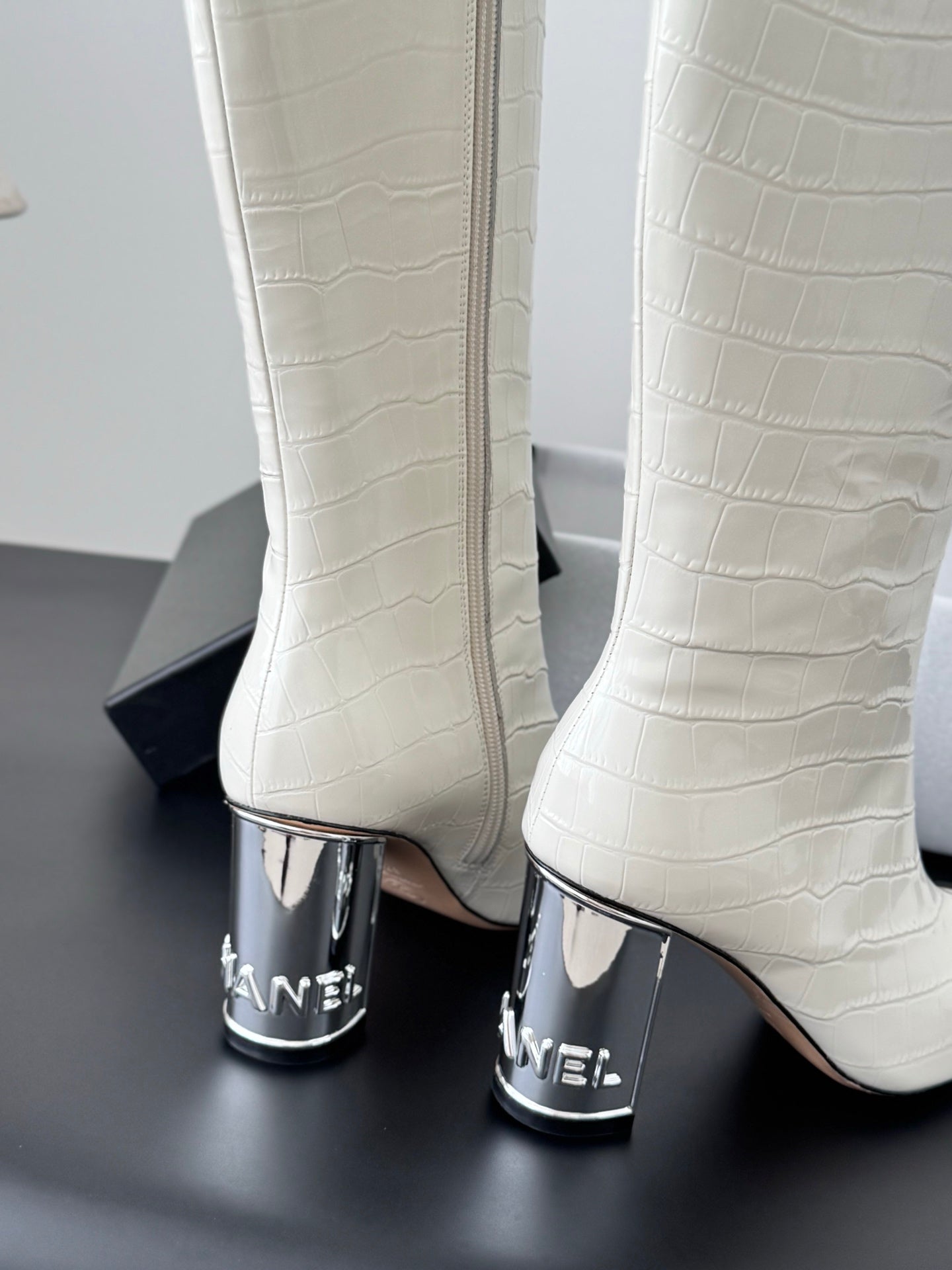 Che New autumn/winter fashionable genuine leather long boots