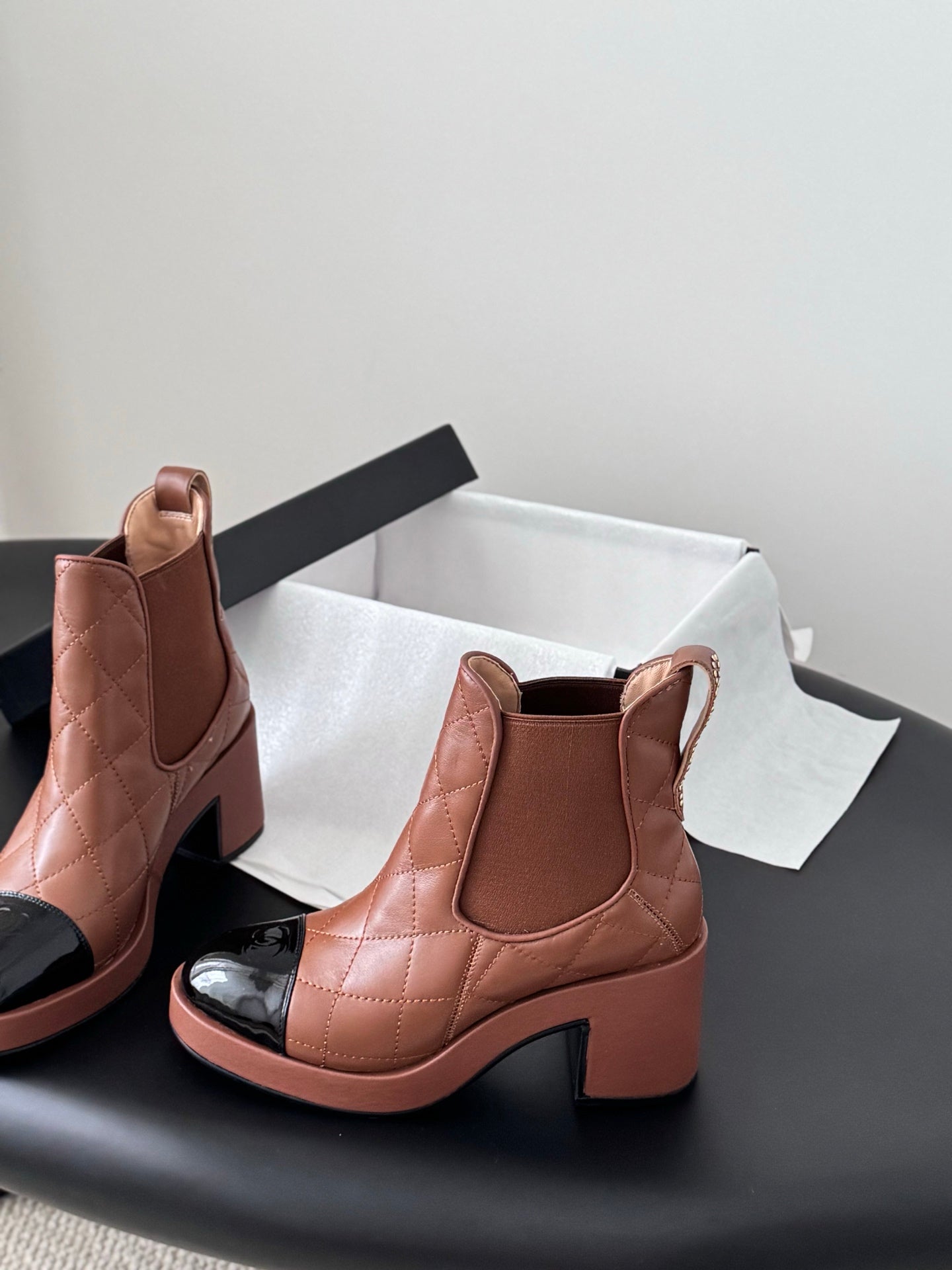 Che New stylish genuine leather short riding boots