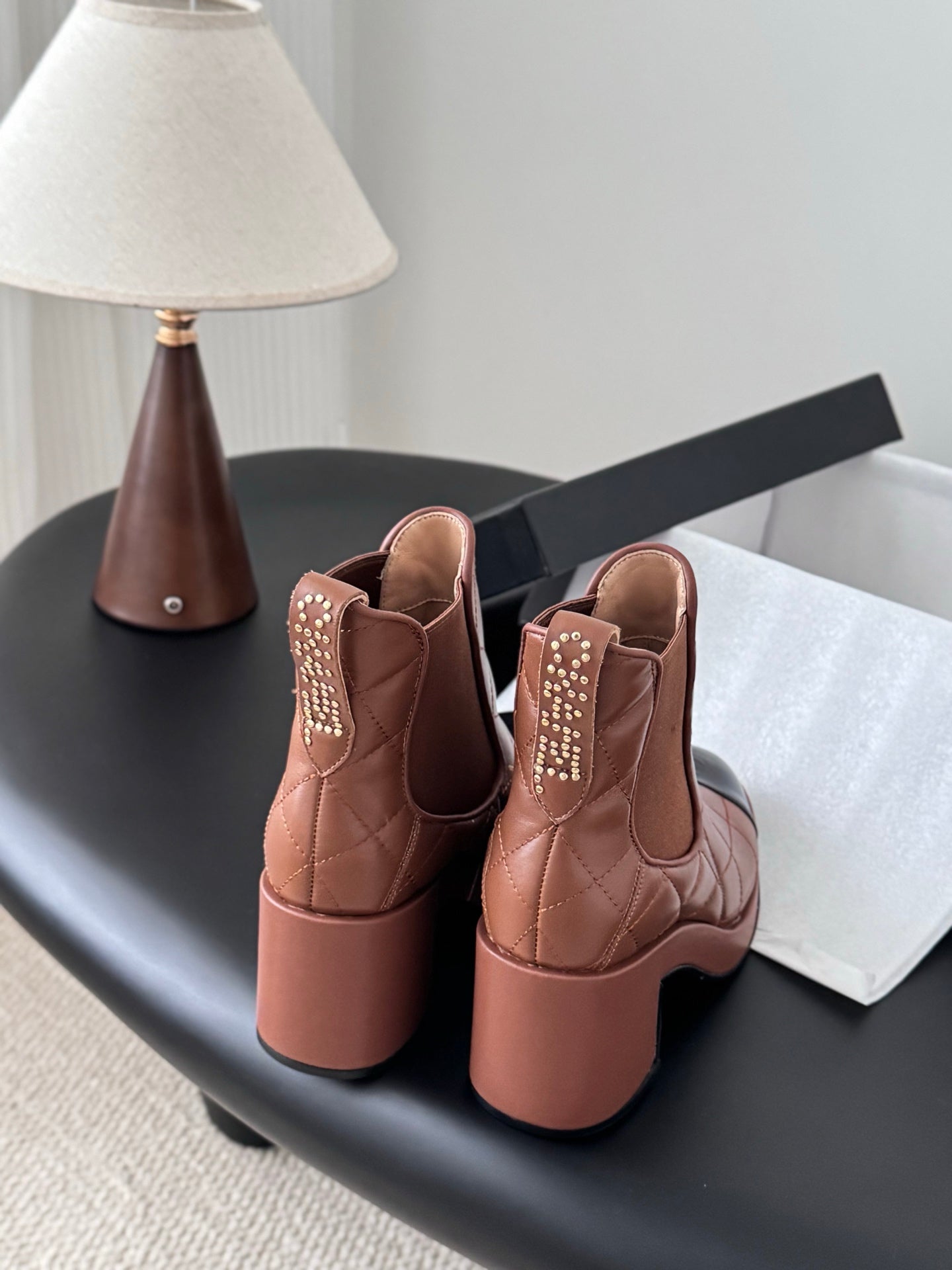 Che New stylish genuine leather short riding boots