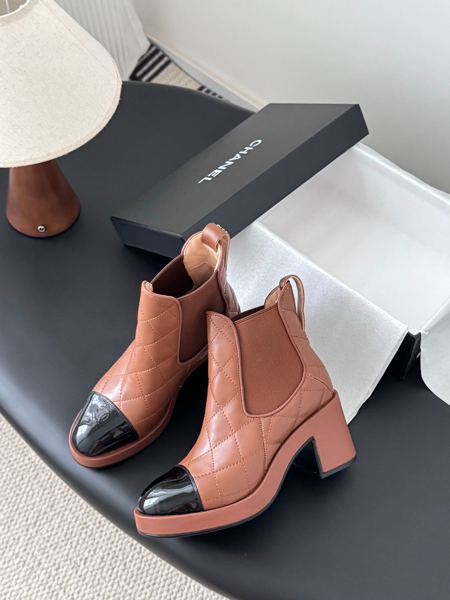 Che New stylish genuine leather short riding boots