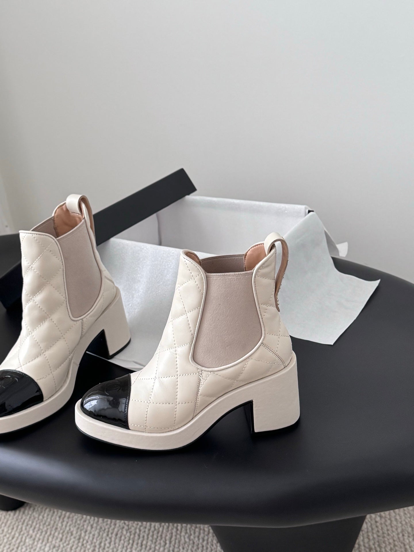 Che New stylish genuine leather short riding boots