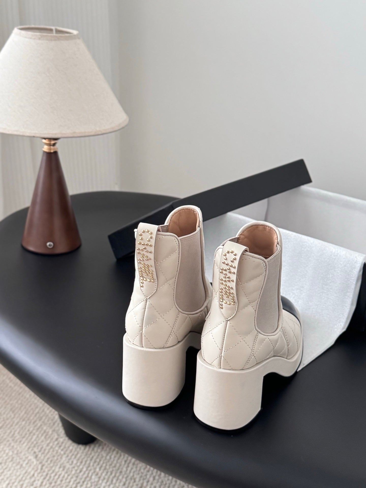 Che New stylish genuine leather short riding boots