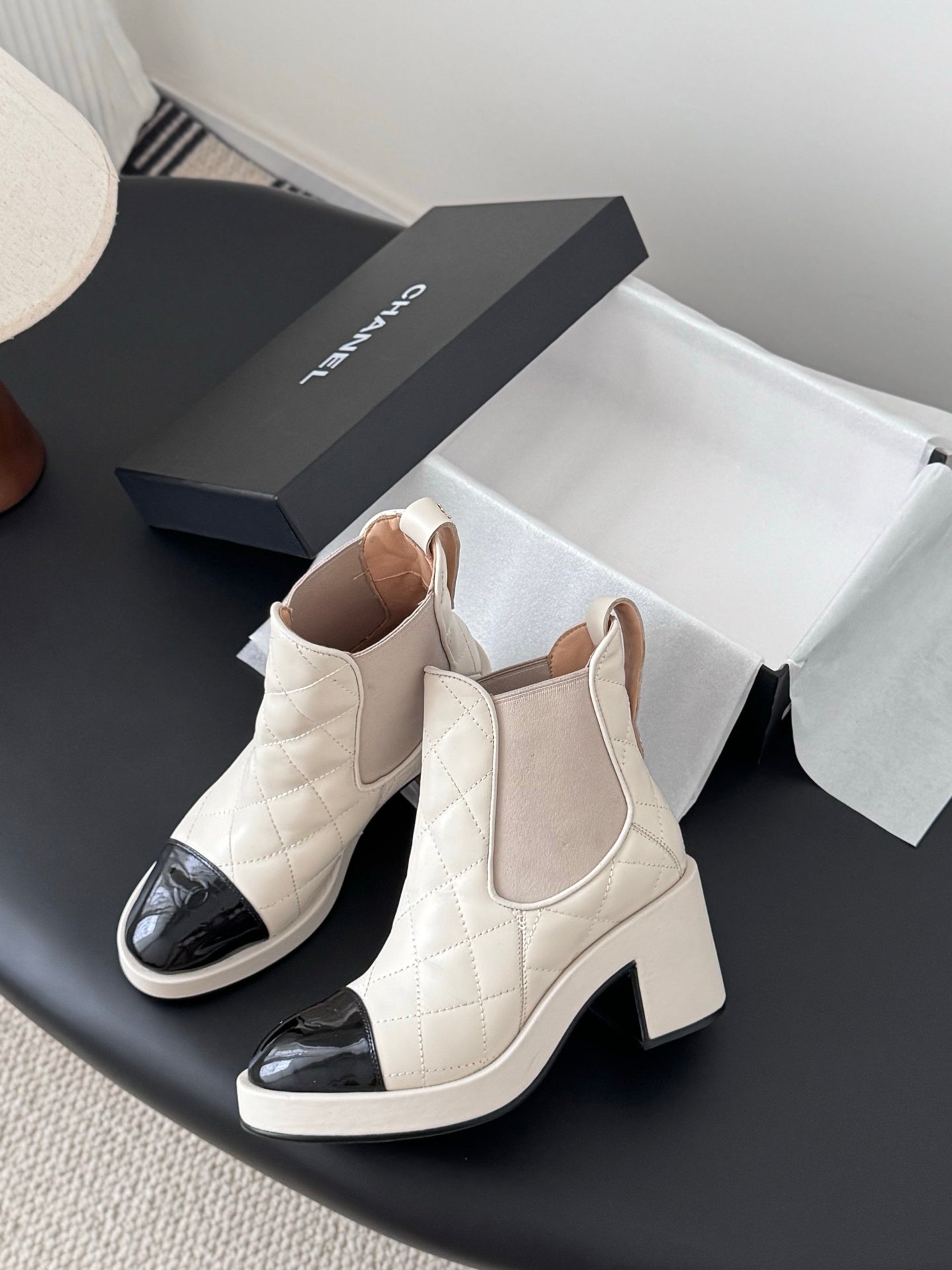 Che New stylish genuine leather short riding boots