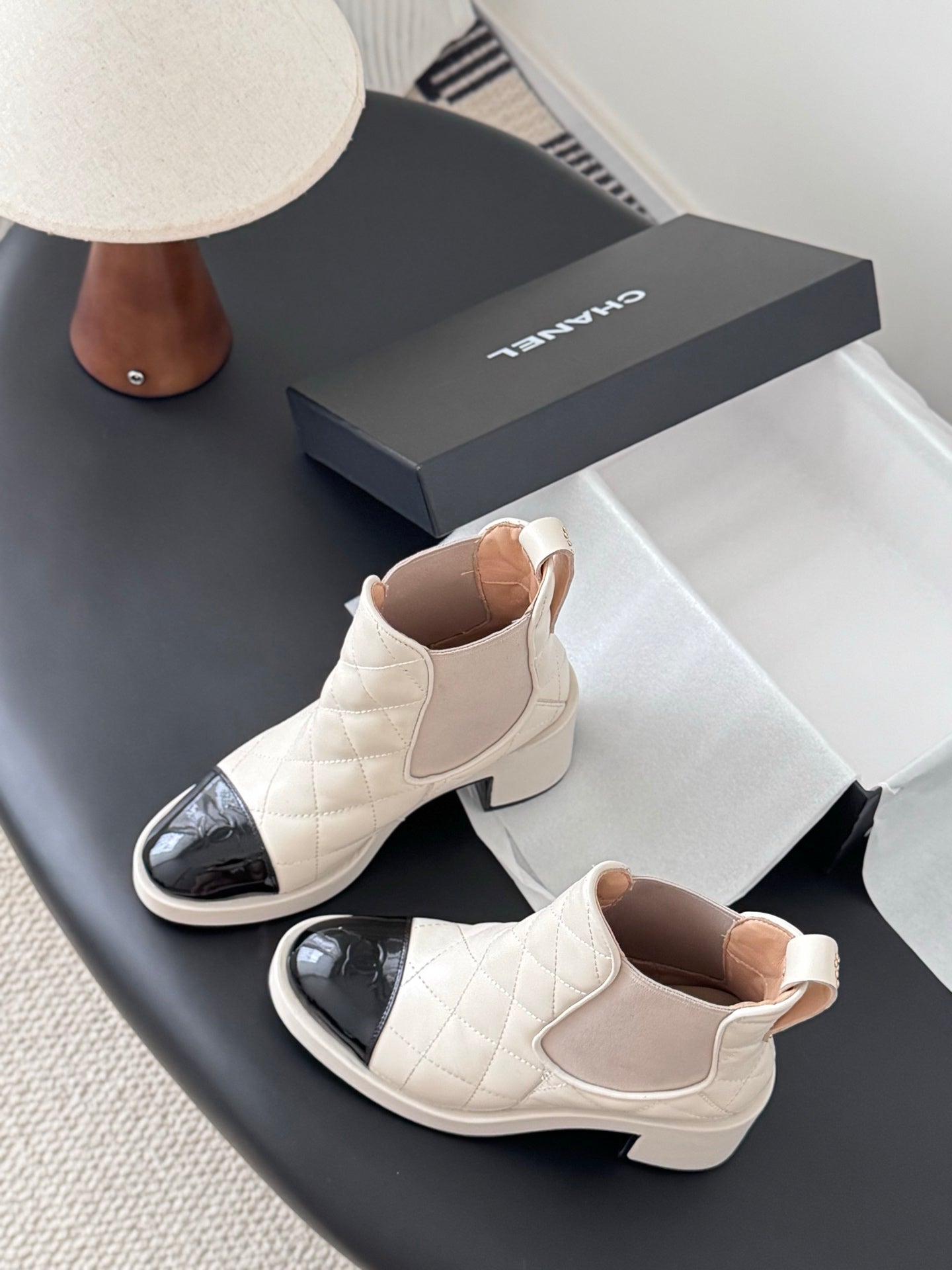 Che New stylish genuine leather short riding boots