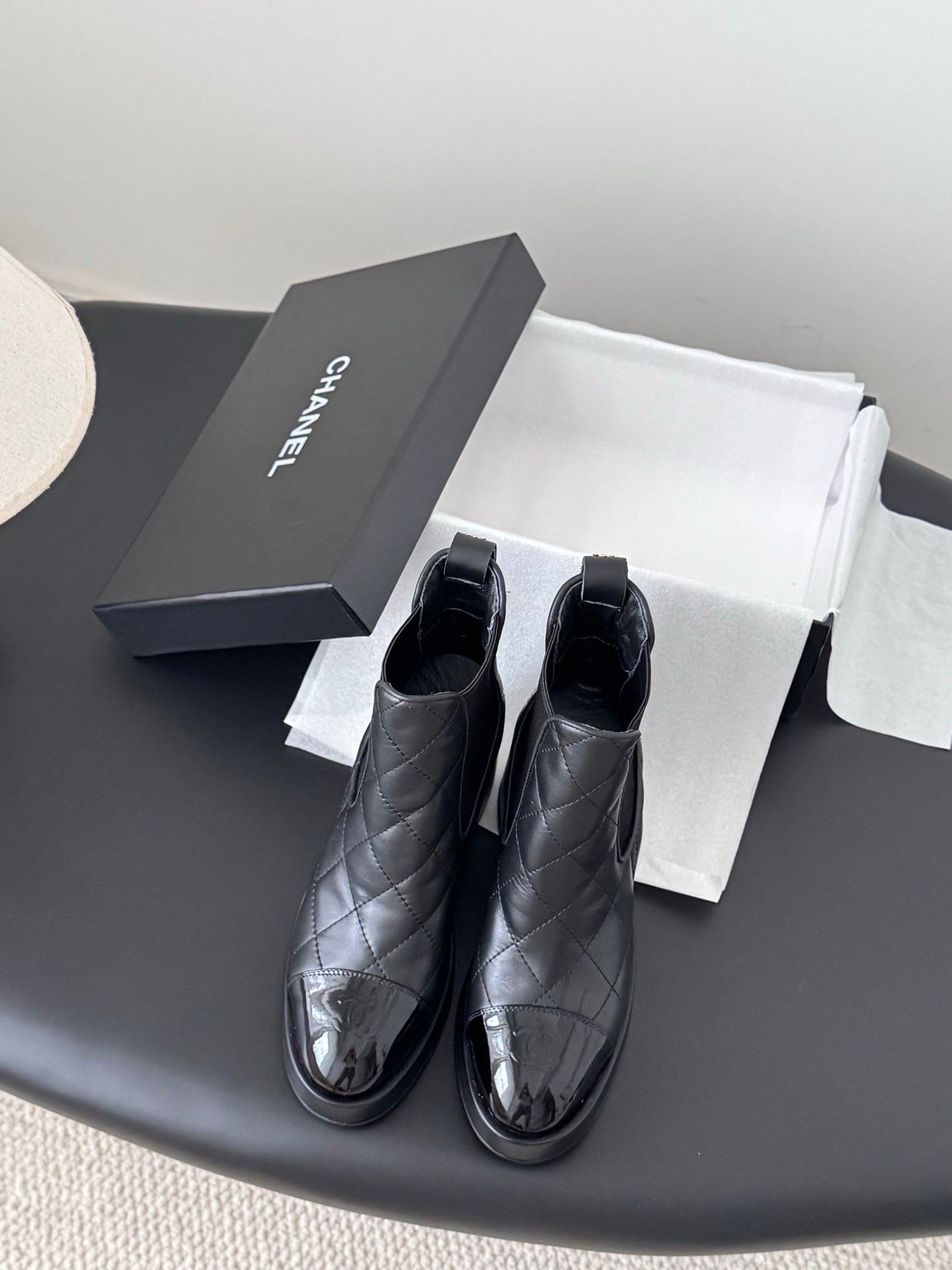 Che New stylish genuine leather short riding boots