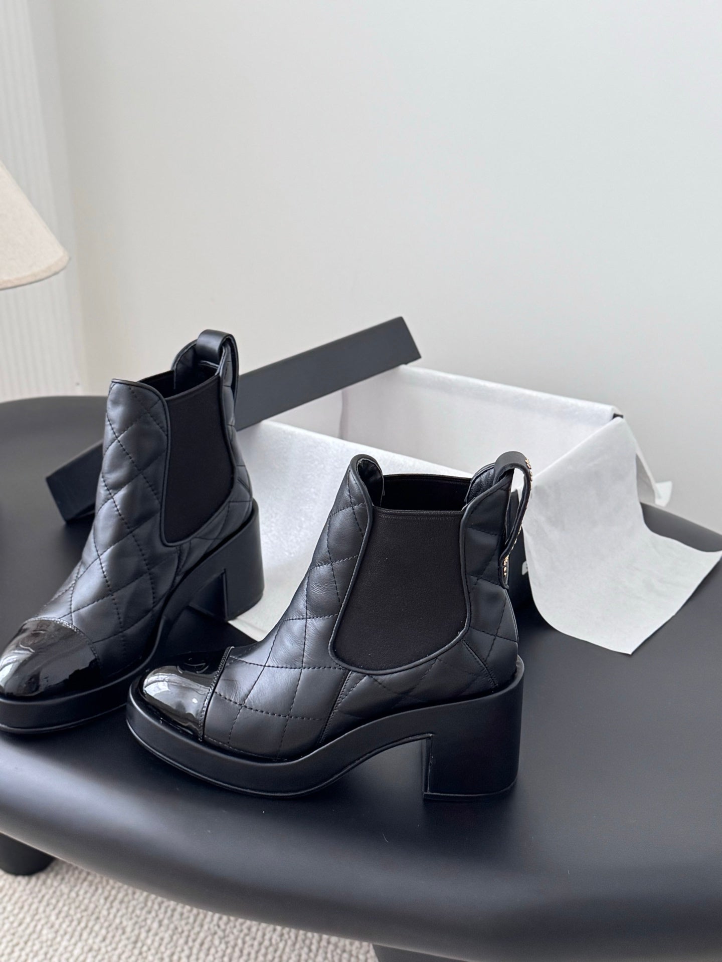 Che New stylish genuine leather short riding boots