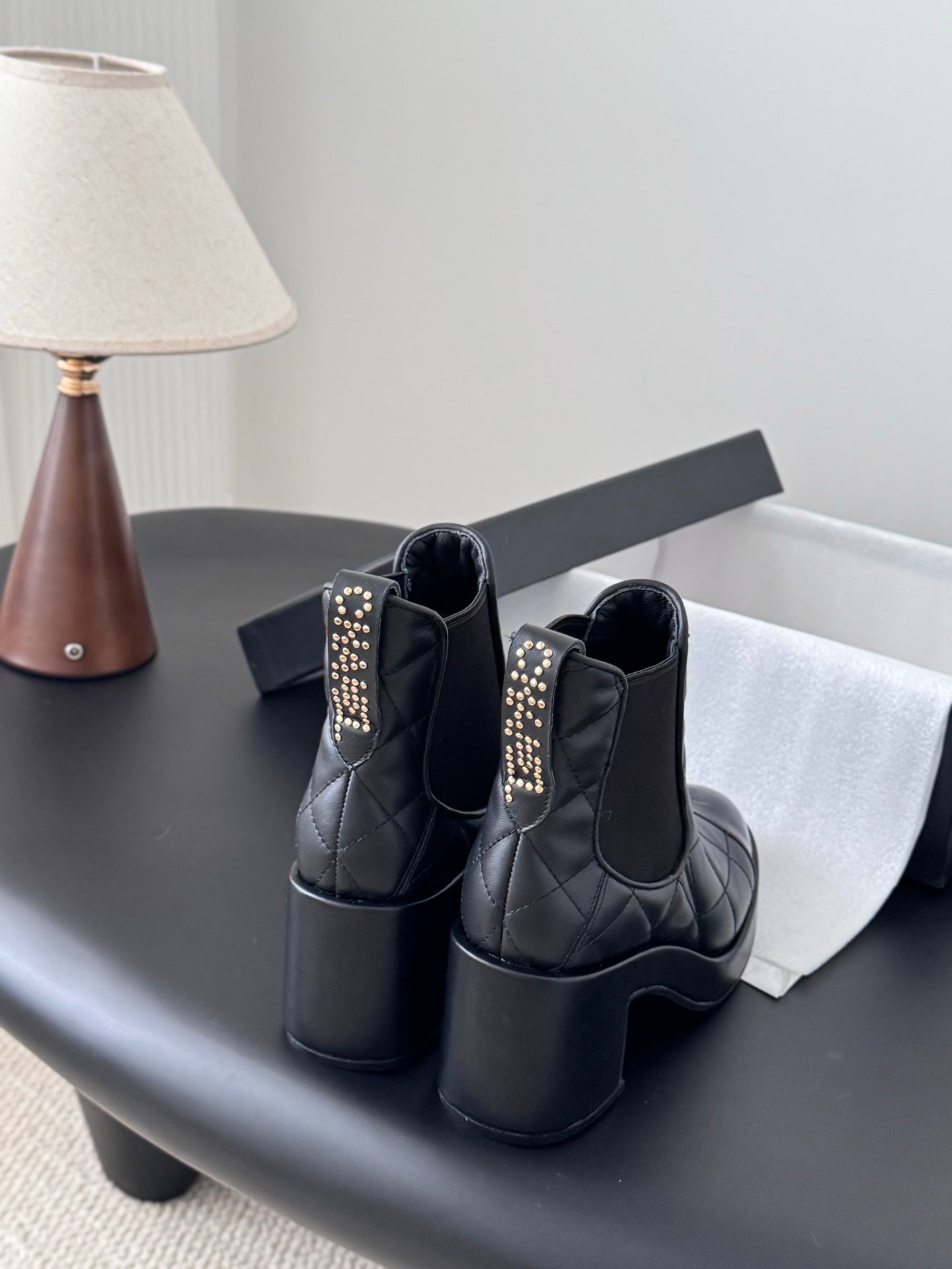 Che New stylish genuine leather short riding boots