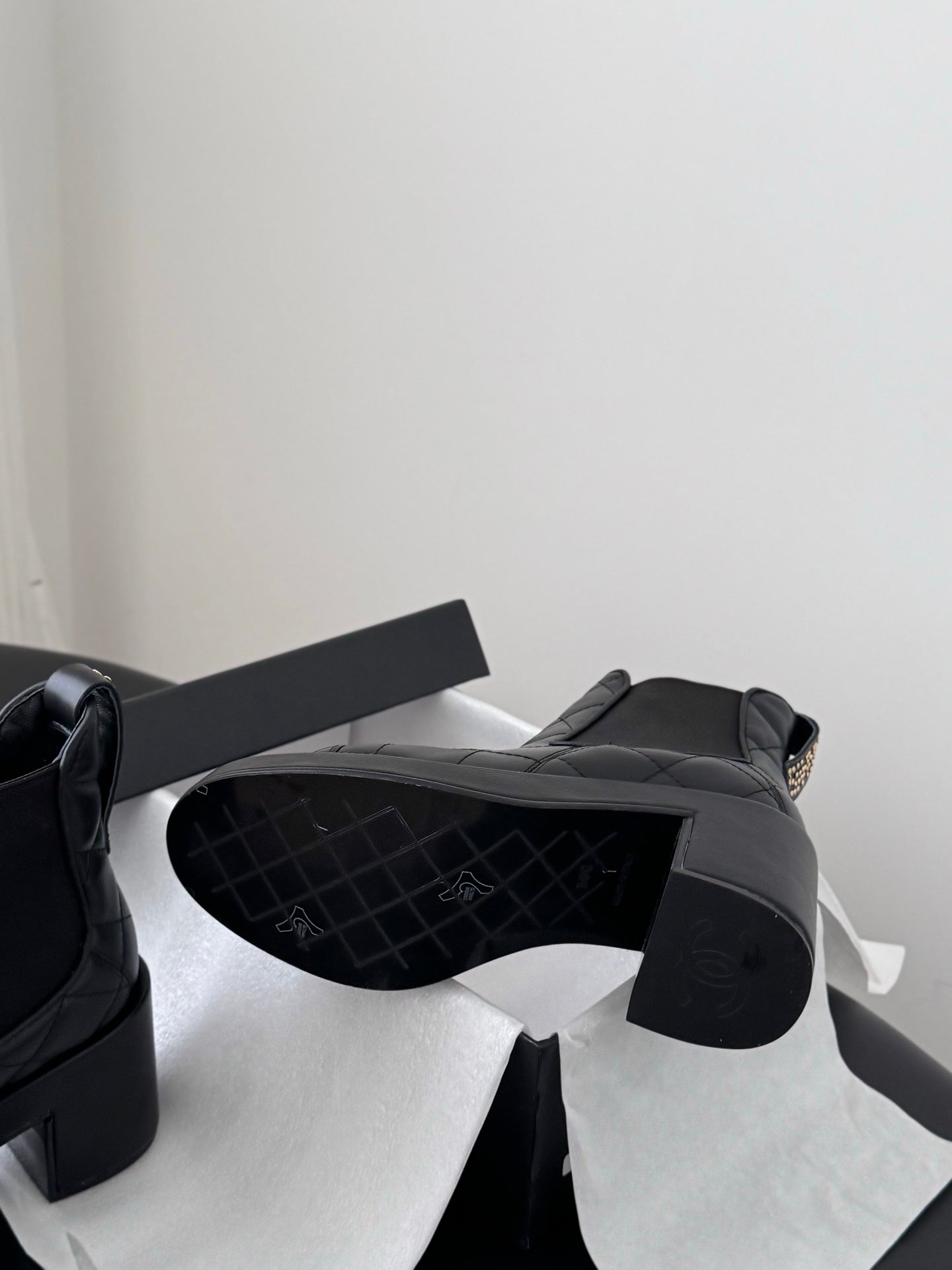 Che New stylish genuine leather short riding boots