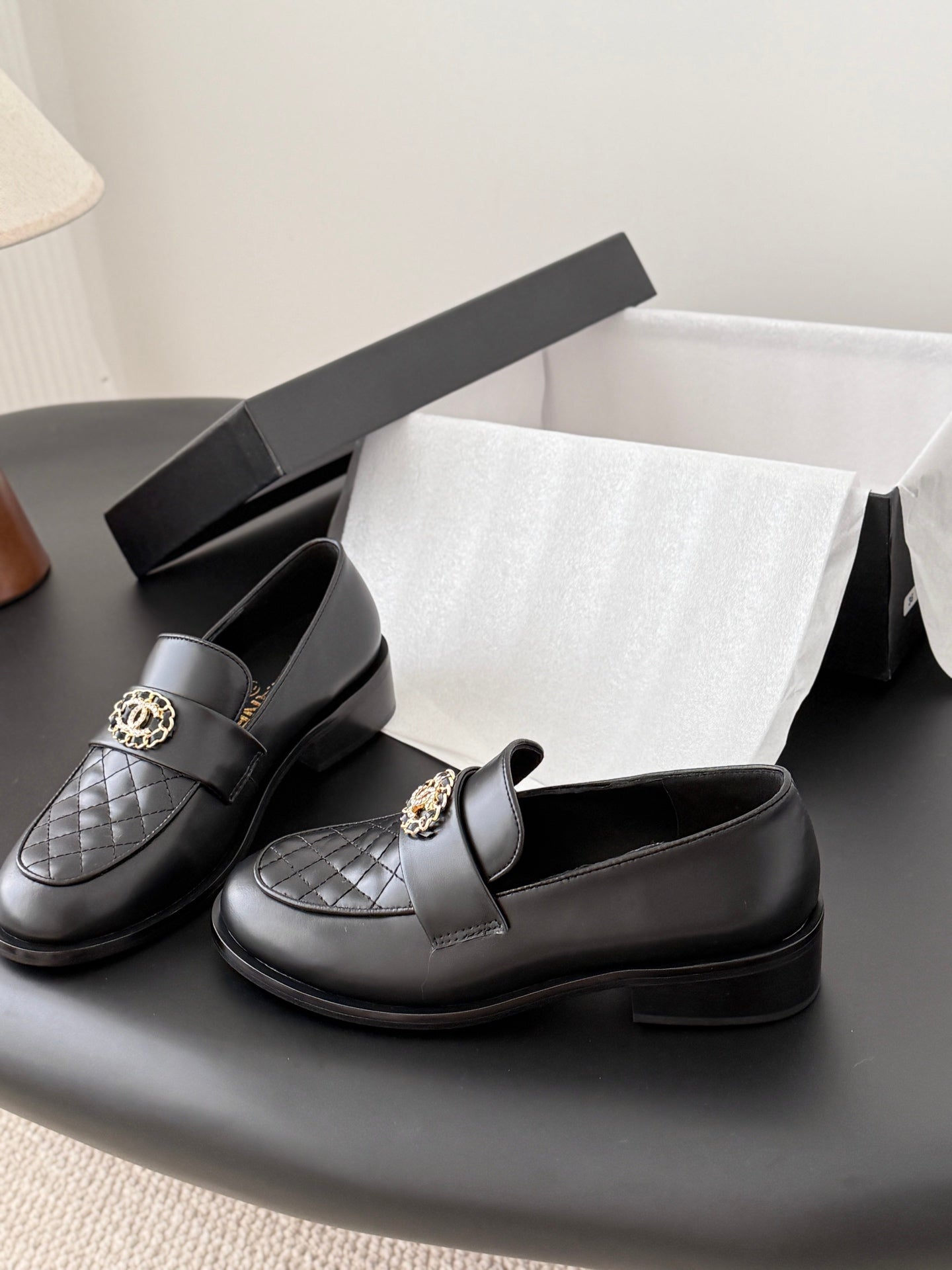 Che New autumn/winter fashion loafers