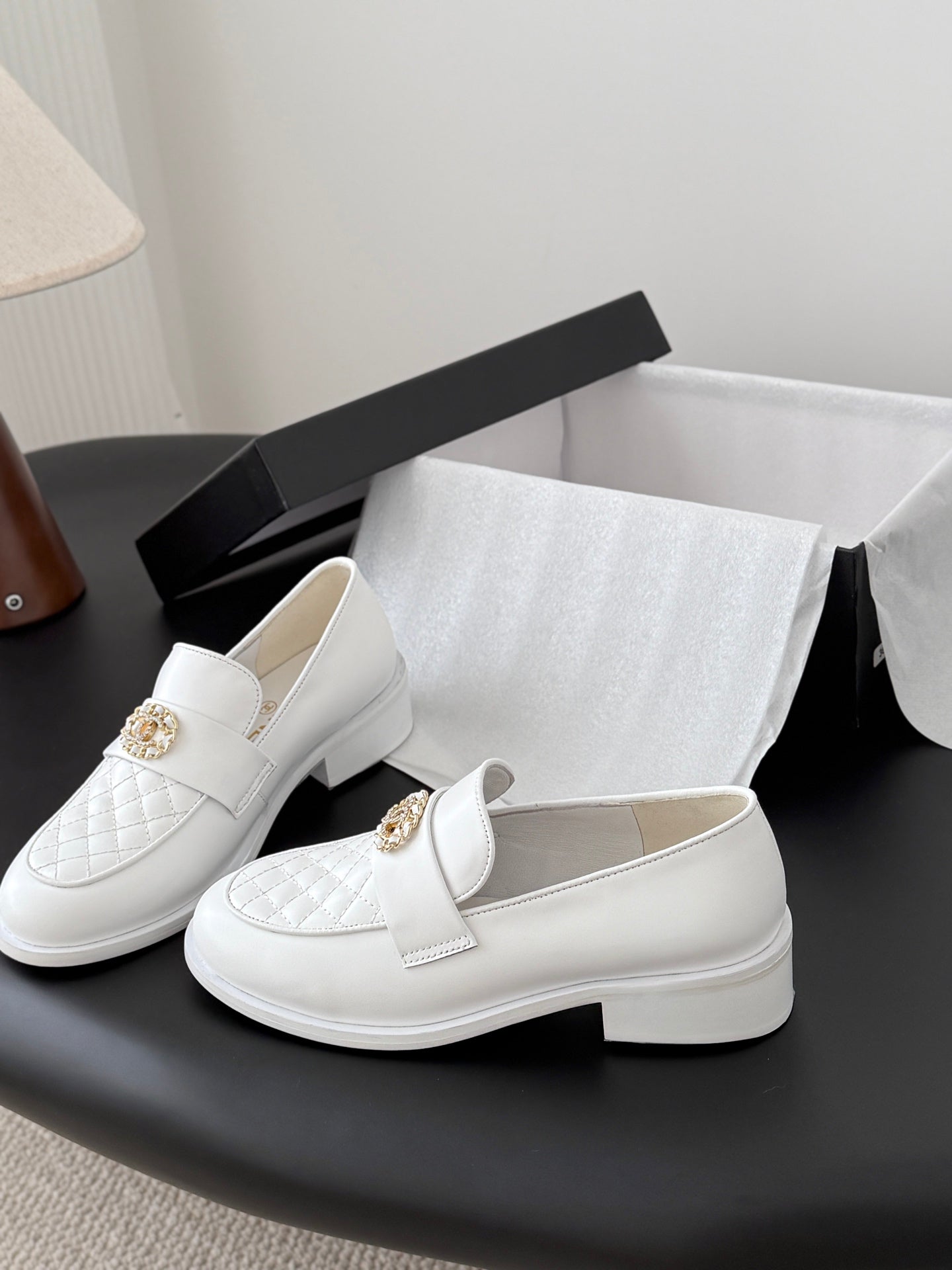 Che New autumn/winter fashion loafers