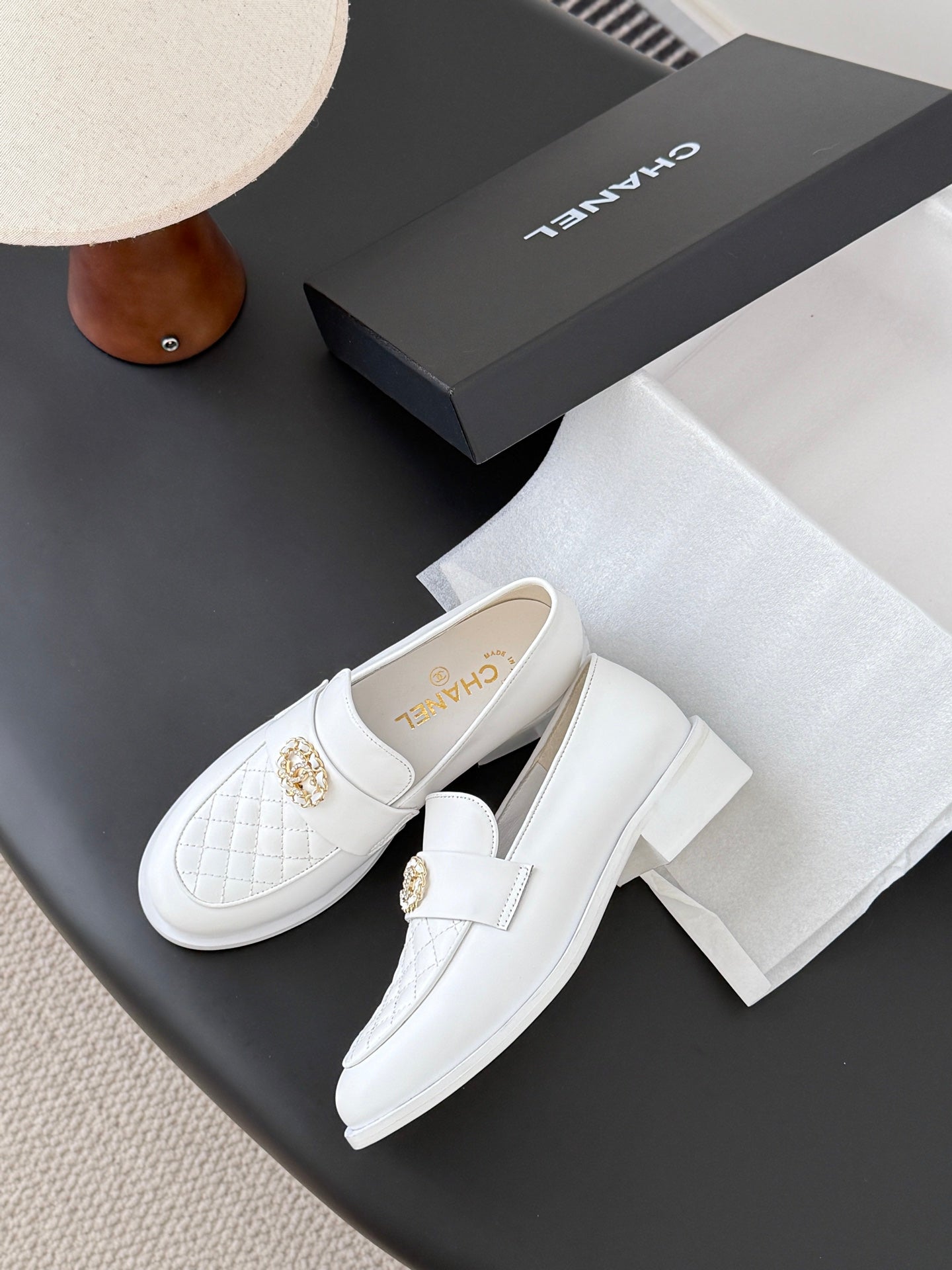 Che New autumn/winter fashion loafers