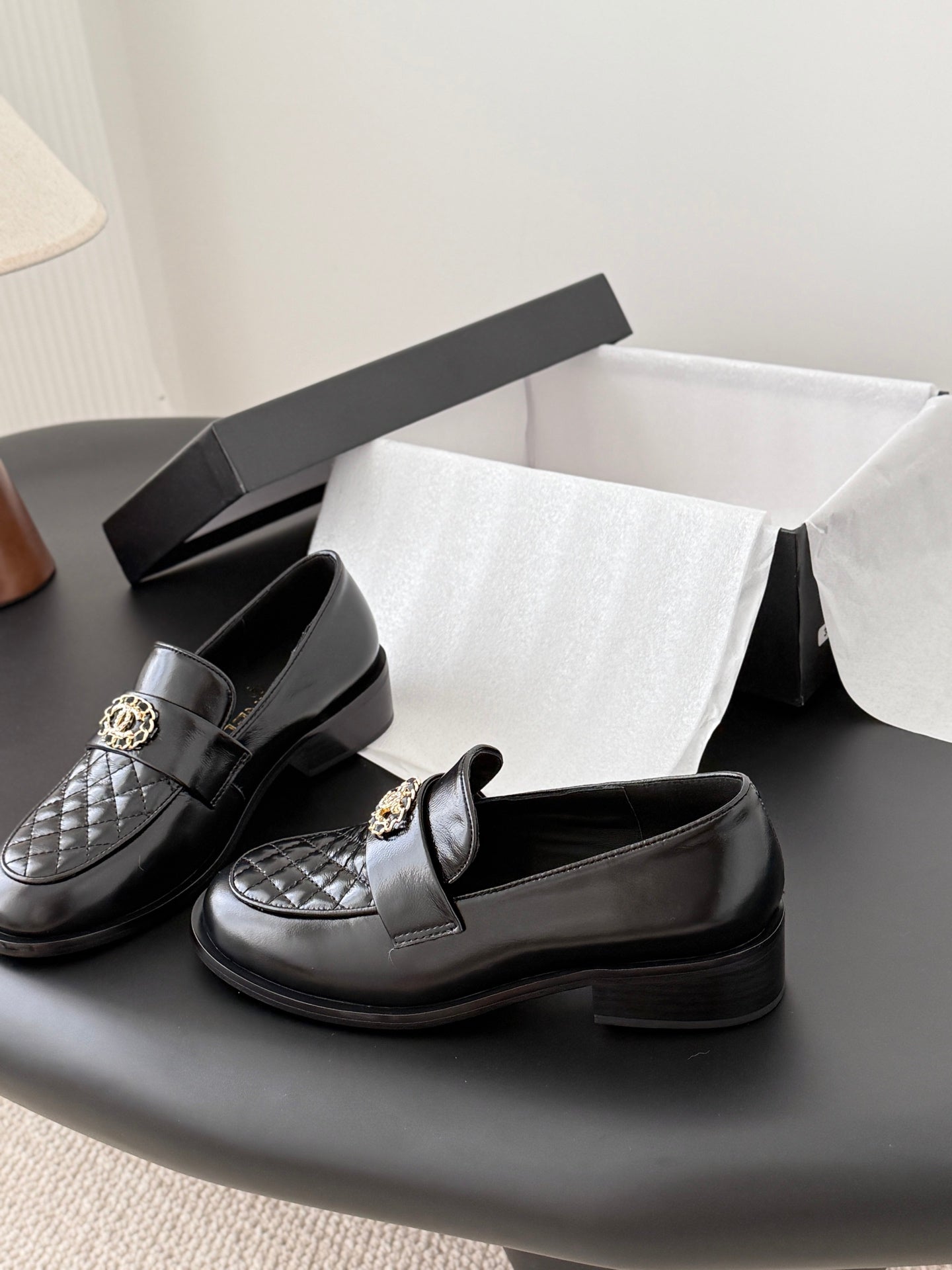 Che New autumn/winter fashion loafers