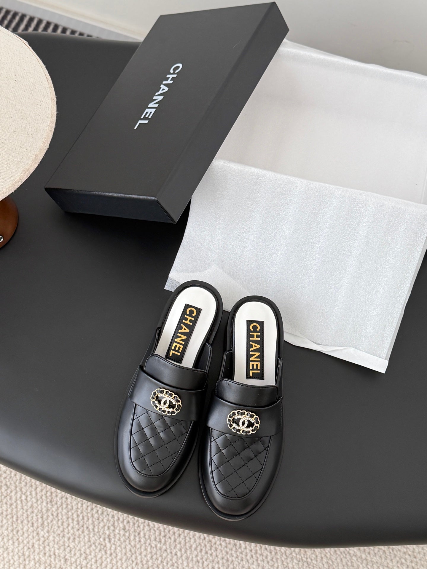 Che New Autumn/Winter Fashionable Loafers and Slippers