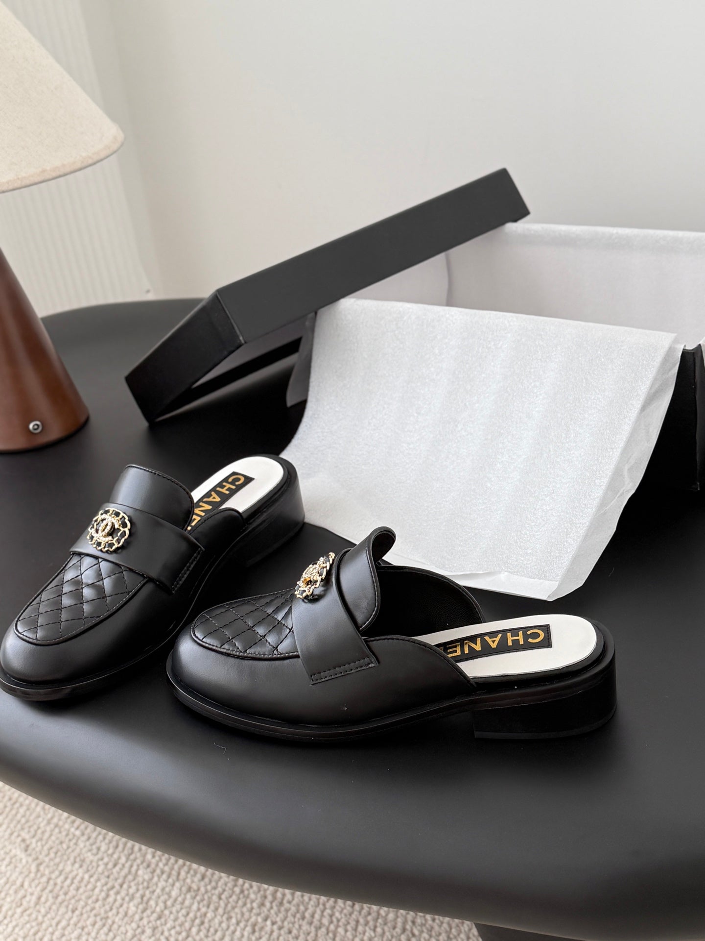 Che New Autumn/Winter Fashionable Loafers and Slippers