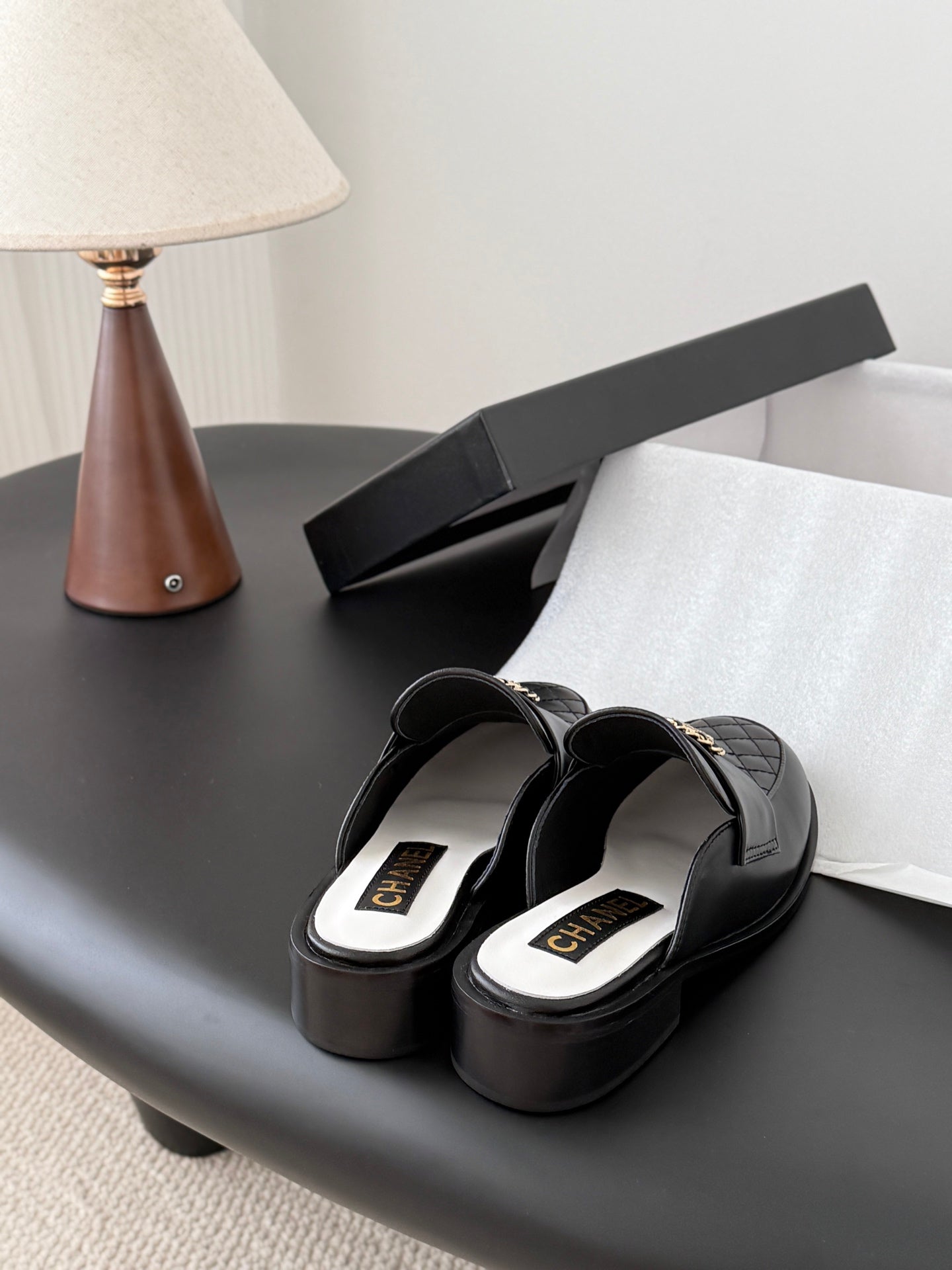 Che New Autumn/Winter Fashionable Loafers and Slippers