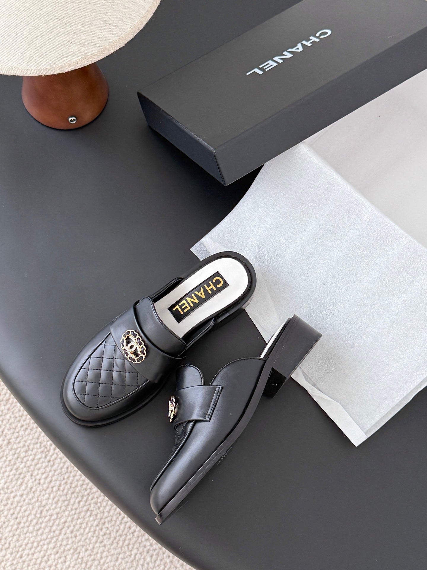 Che New Autumn/Winter Fashionable Loafers and Slippers