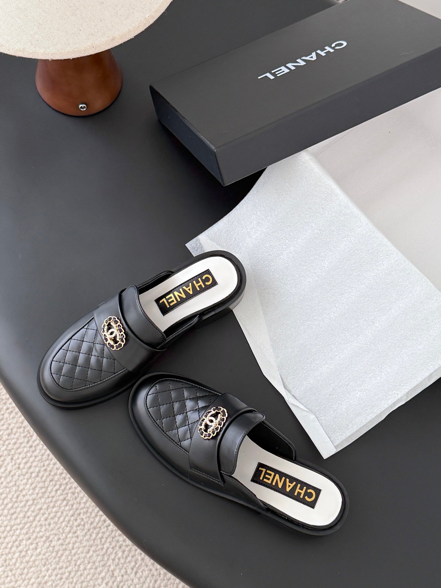 Che New Autumn/Winter Fashionable Loafers and Slippers